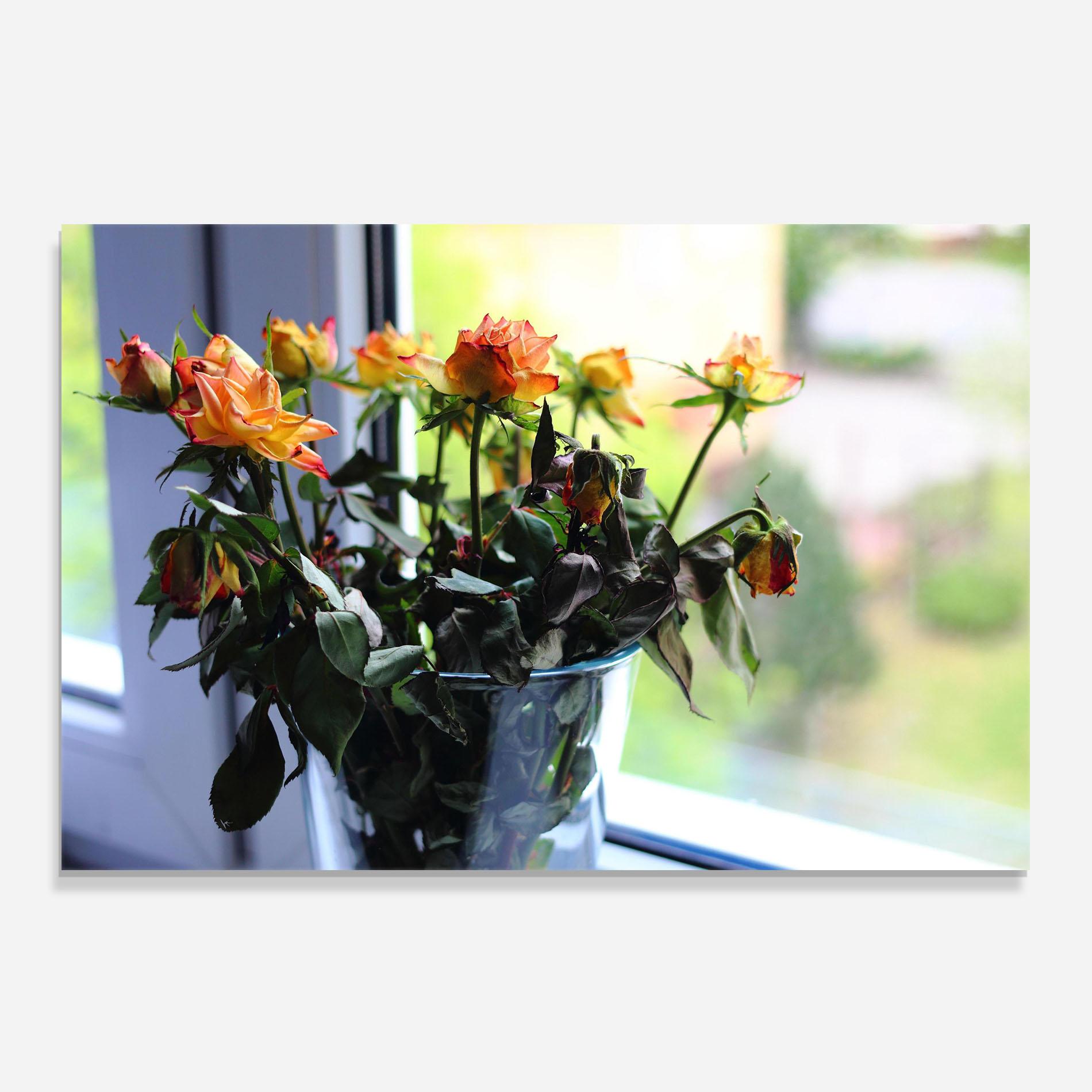 Panou Sticla Bucatarie Red Yellow Rose Vase mockup 0