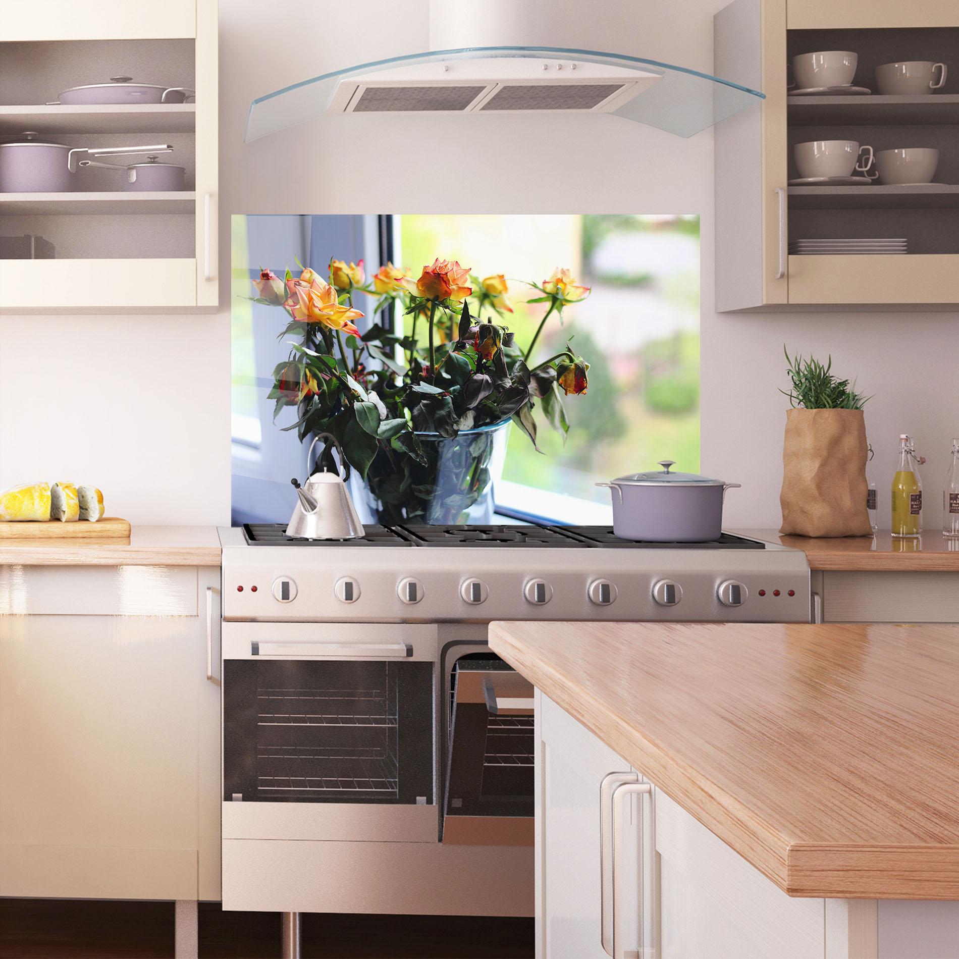 Panou Sticla Bucatarie Red Yellow Rose Vase mockup 1