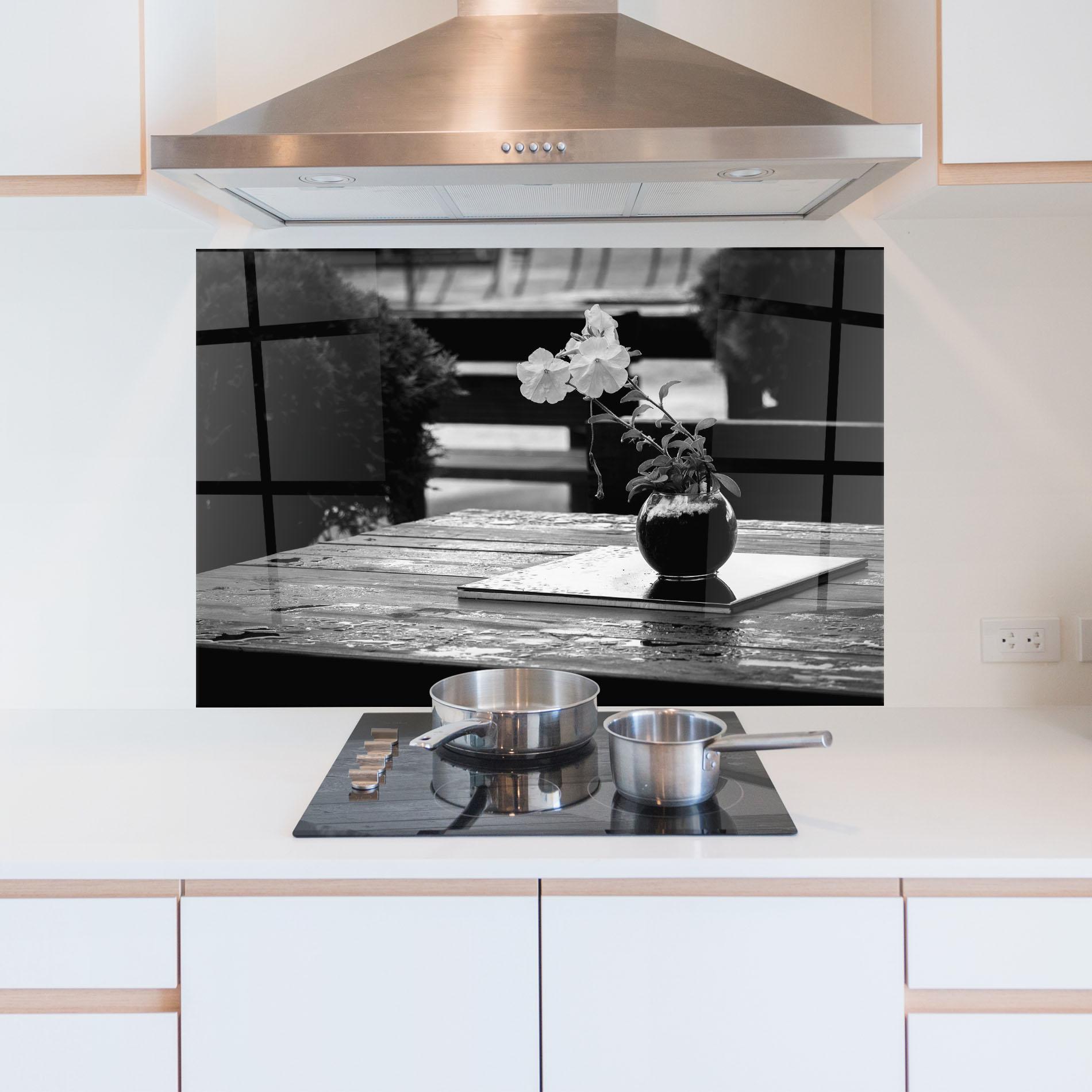 Panou Sticla Bucatarie Black Vase View mockup 5