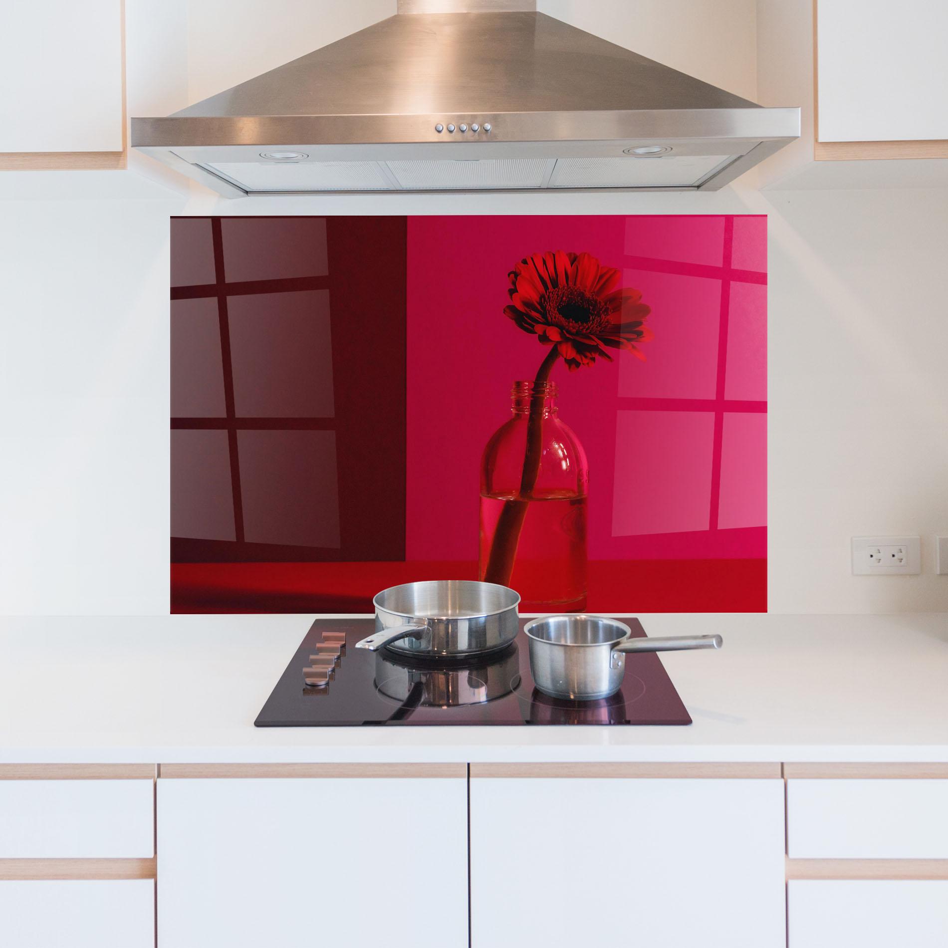 Panou Sticla Bucatarie Red Light Vase mockup 5