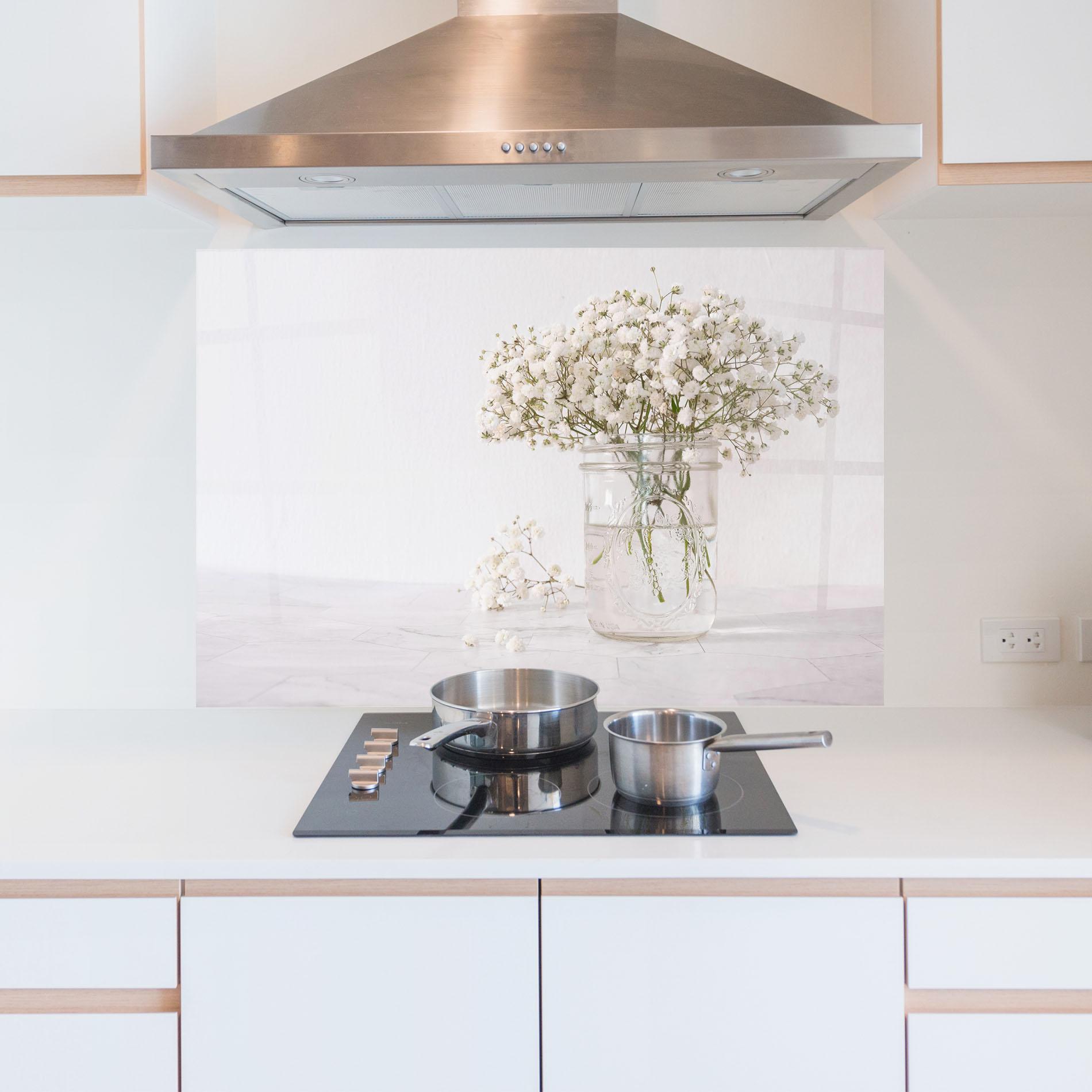 Panou Sticla Bucatarie White Tiny Flower Vase mockup 5