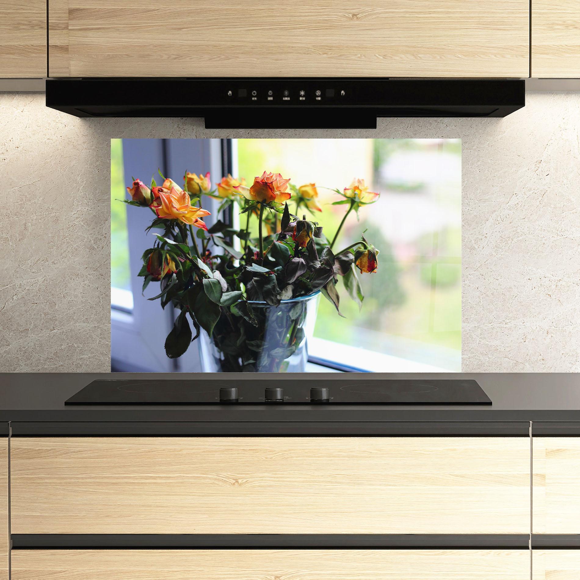 Panou Sticla Bucatarie Red Yellow Rose Vase mockup 3