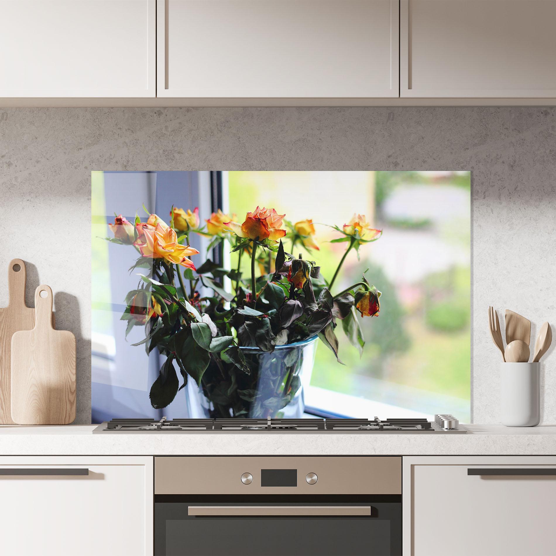 Panou Sticla Bucatarie Red Yellow Rose Vase mockup 7