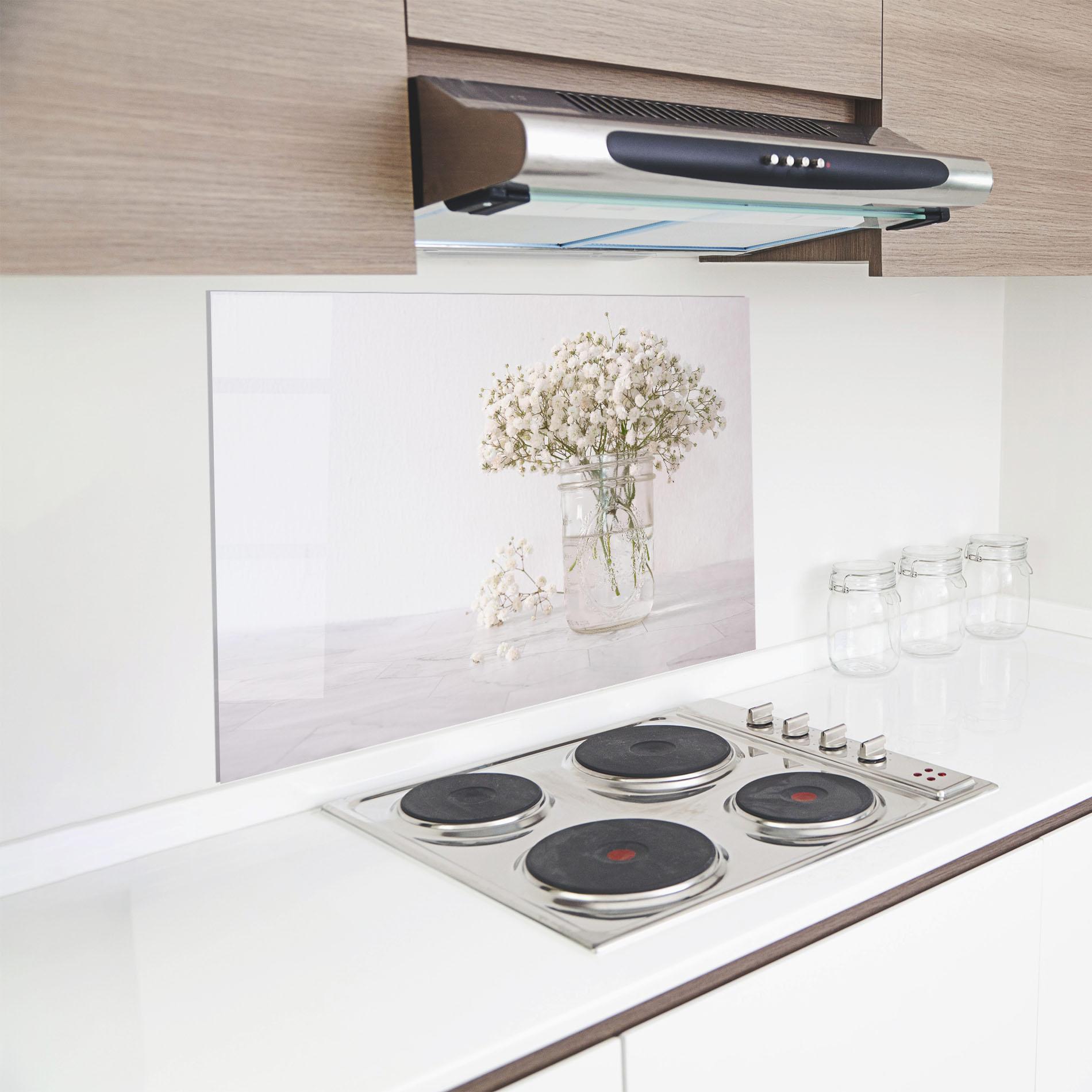 Panou Sticla Bucatarie White Tiny Flower Vase mockup 8