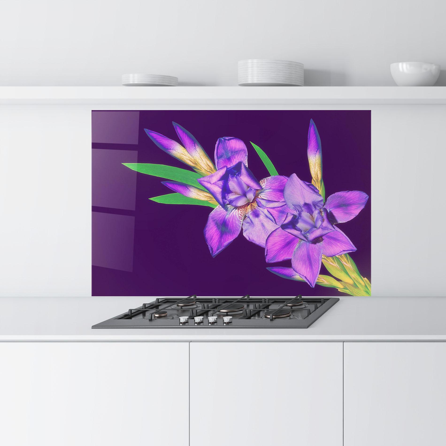 Panou Sticla Bucatarie Iris On Purple mockup 9