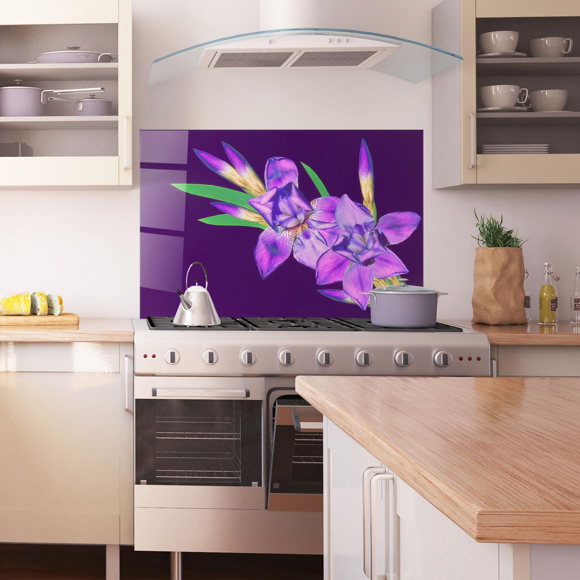 Panou Sticla Bucatarie Iris On Purple mockup 1