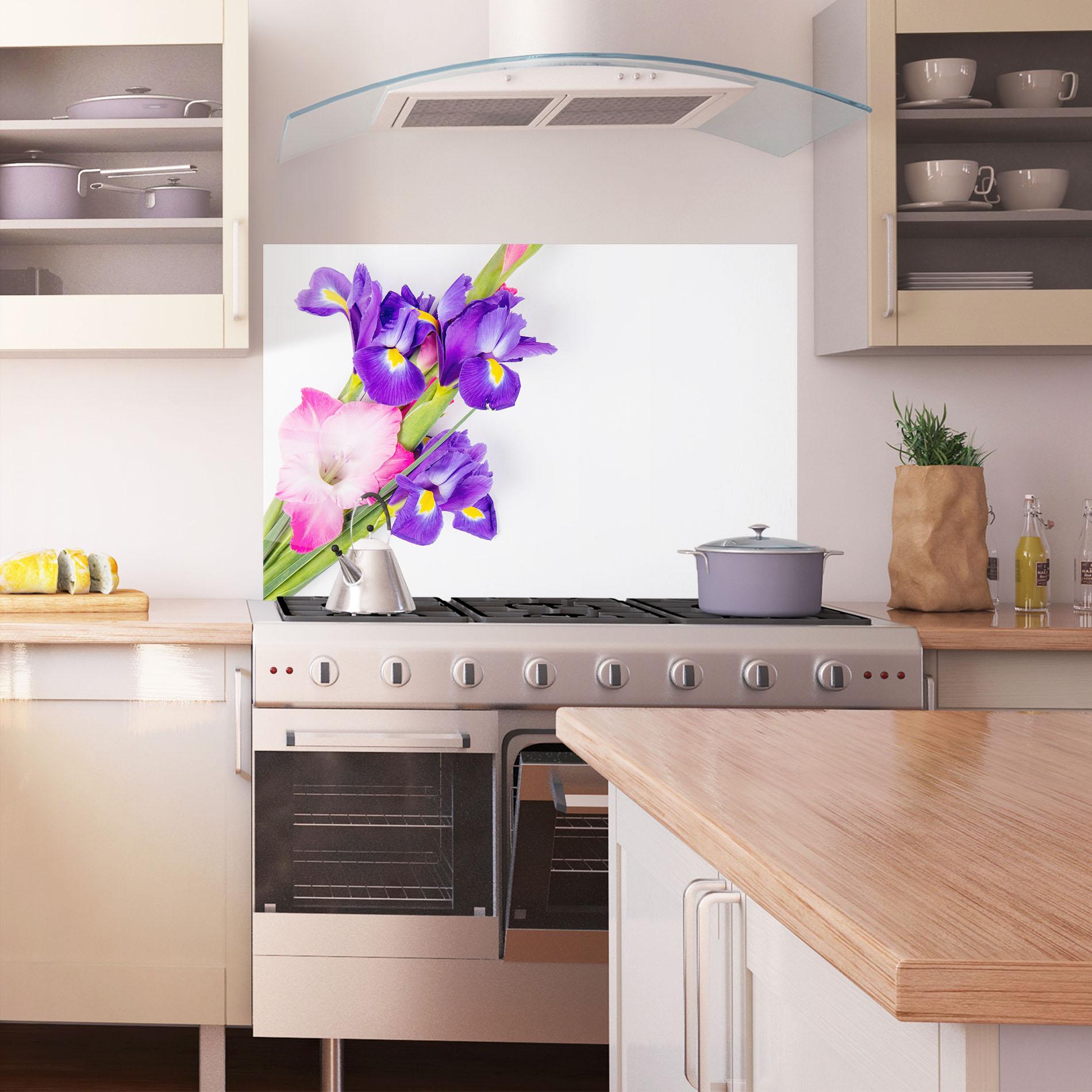 Panou Sticla Bucatarie Iris On The Table mockup 1