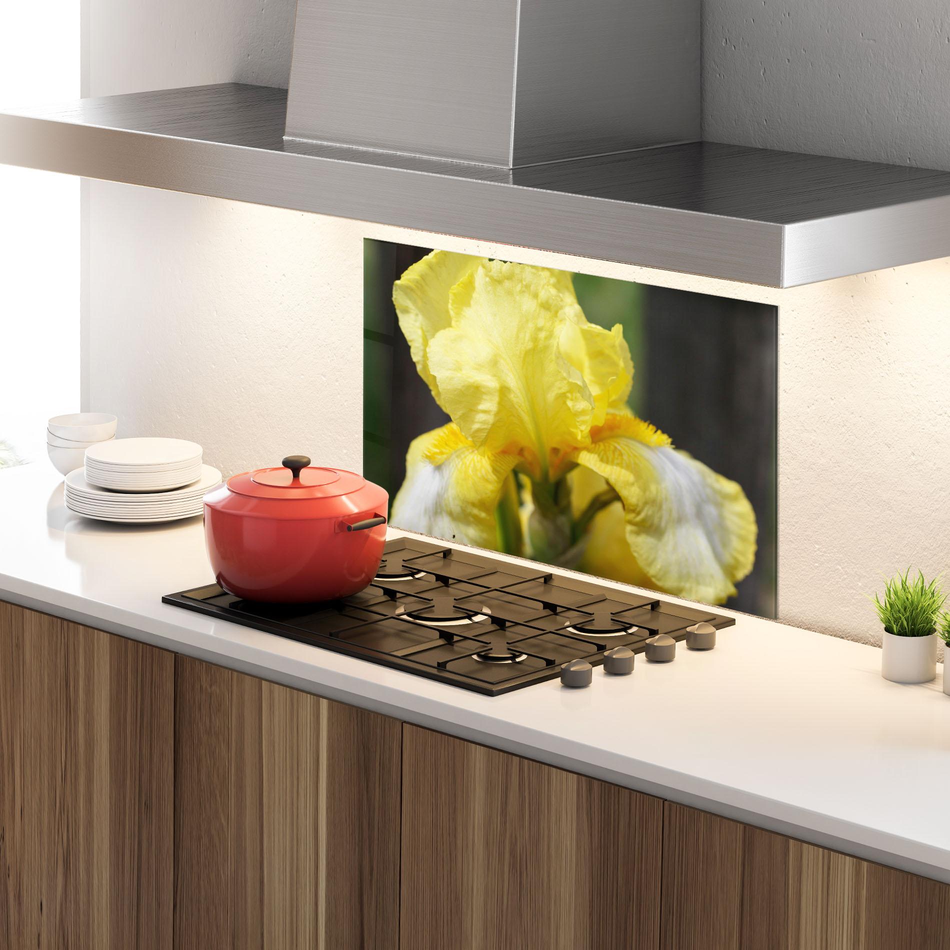 Panou Sticla Bucatarie Garden Yellow Iris mockup 4