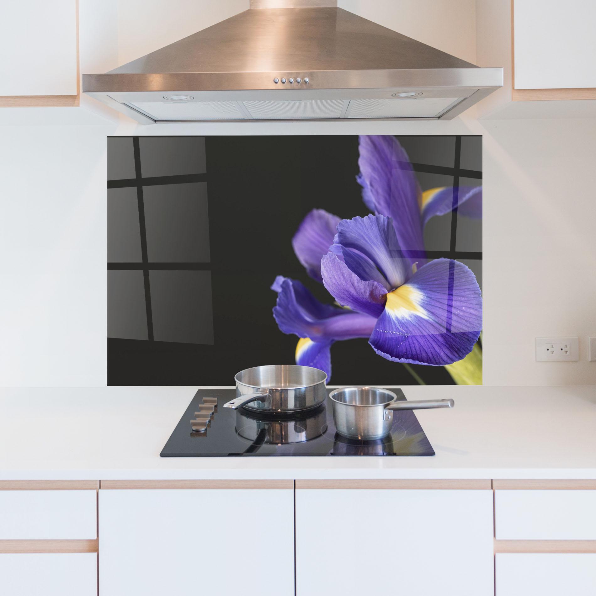 Panou Sticla Bucatarie Iris On Black mockup 5