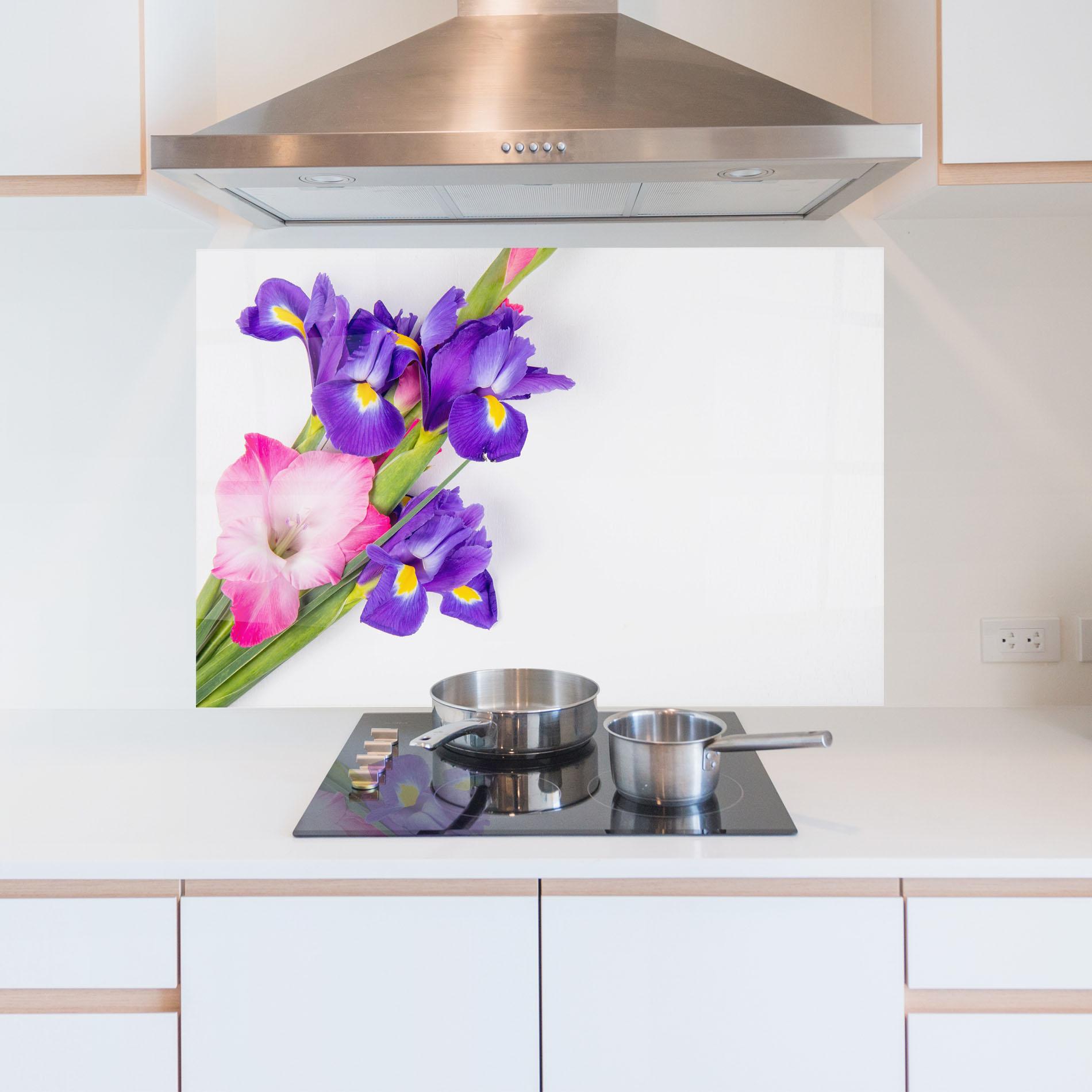 Panou Sticla Bucatarie Iris On The Table mockup 5