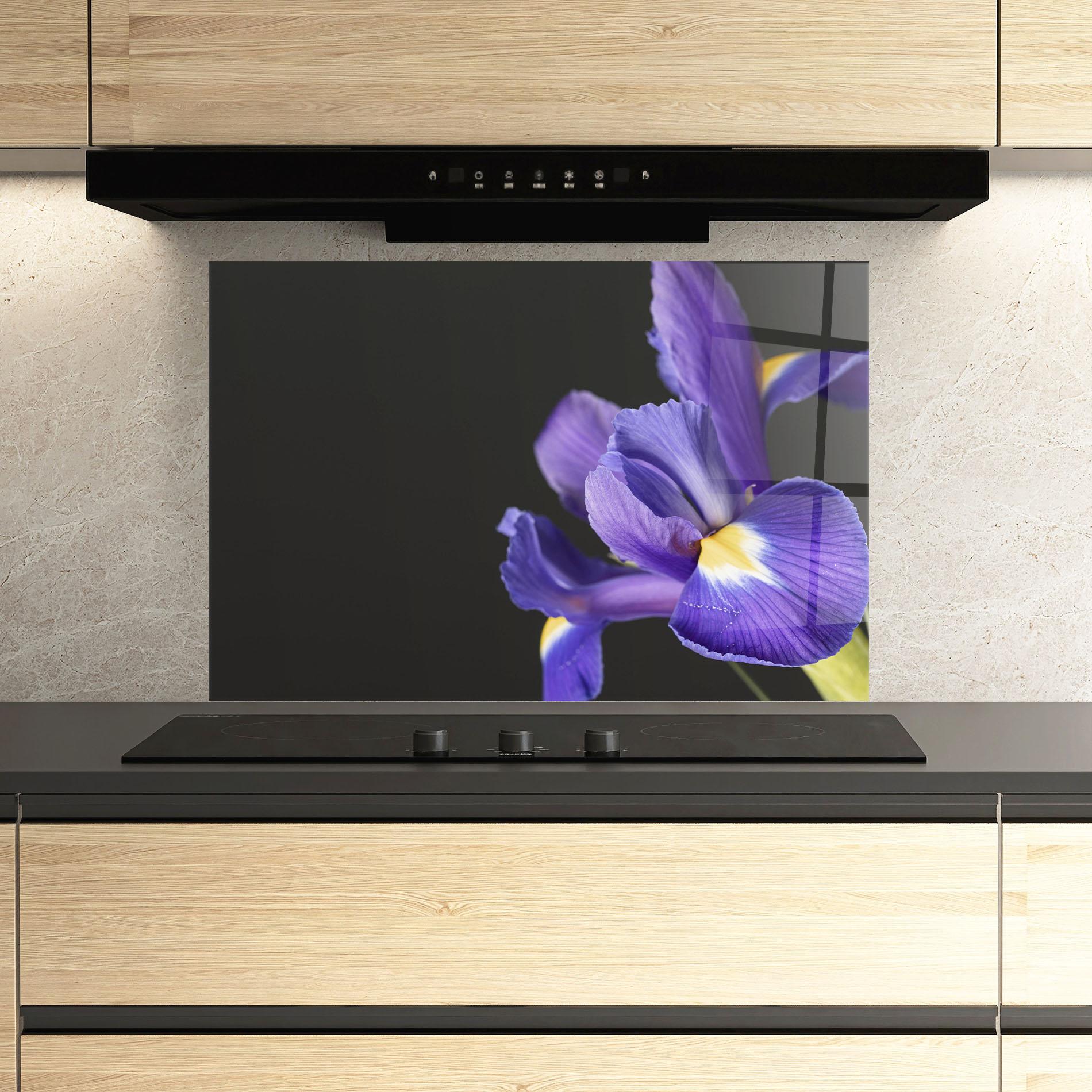 Panou Sticla Bucatarie Iris On Black mockup 3