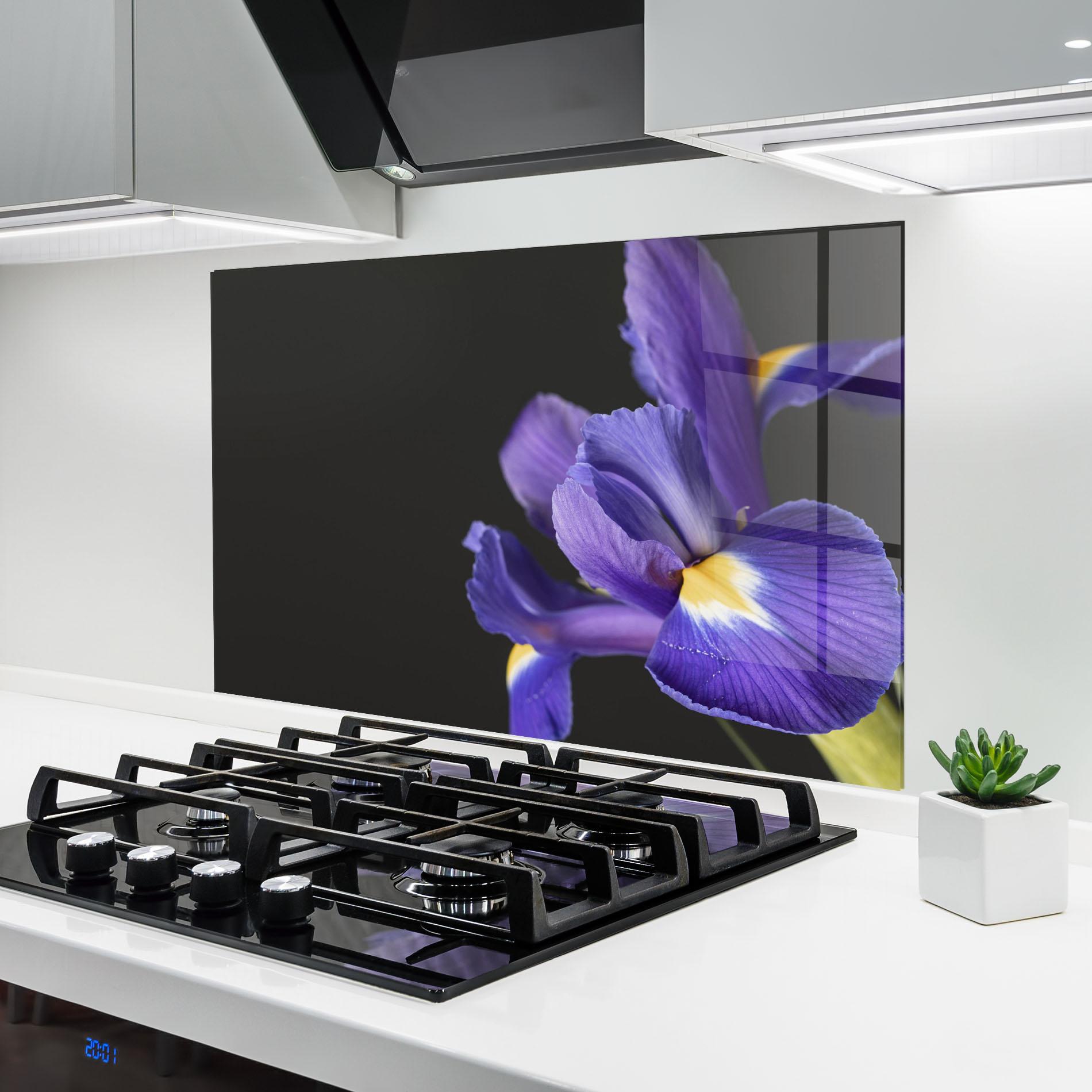 Panou Sticla Bucatarie Iris On Black mockup 6