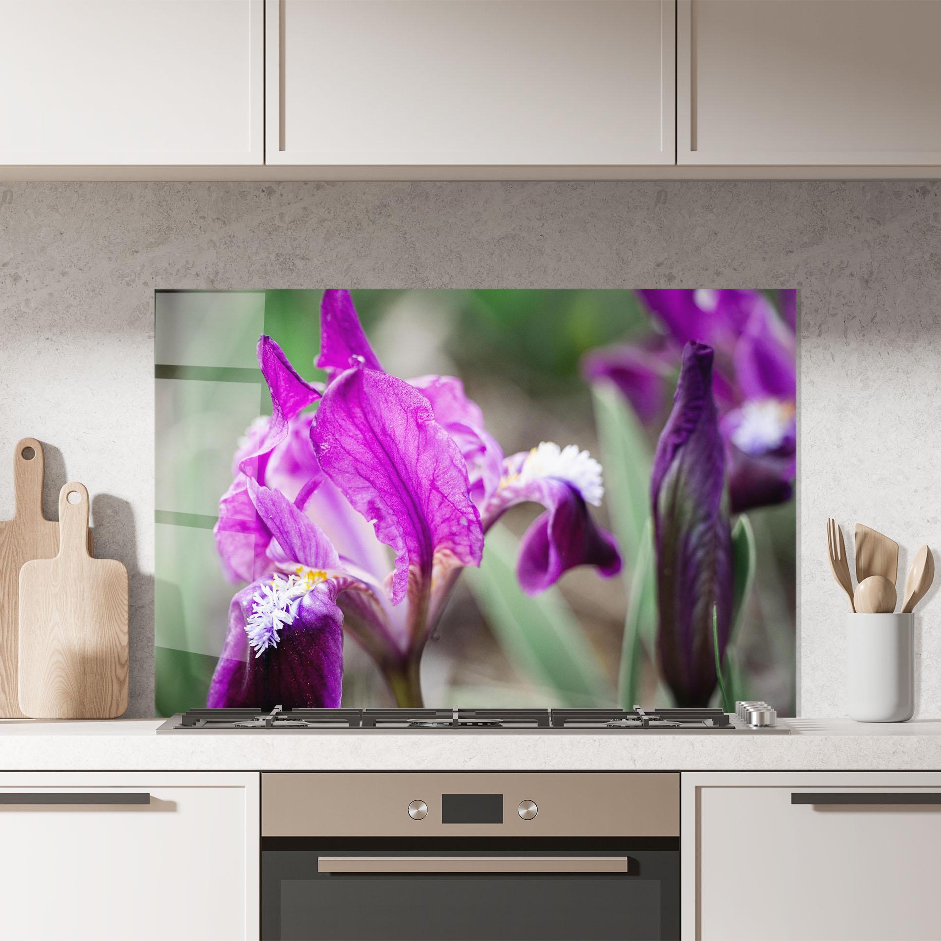 Panou Sticla Bucatarie Dark Pink Iris mockup 7