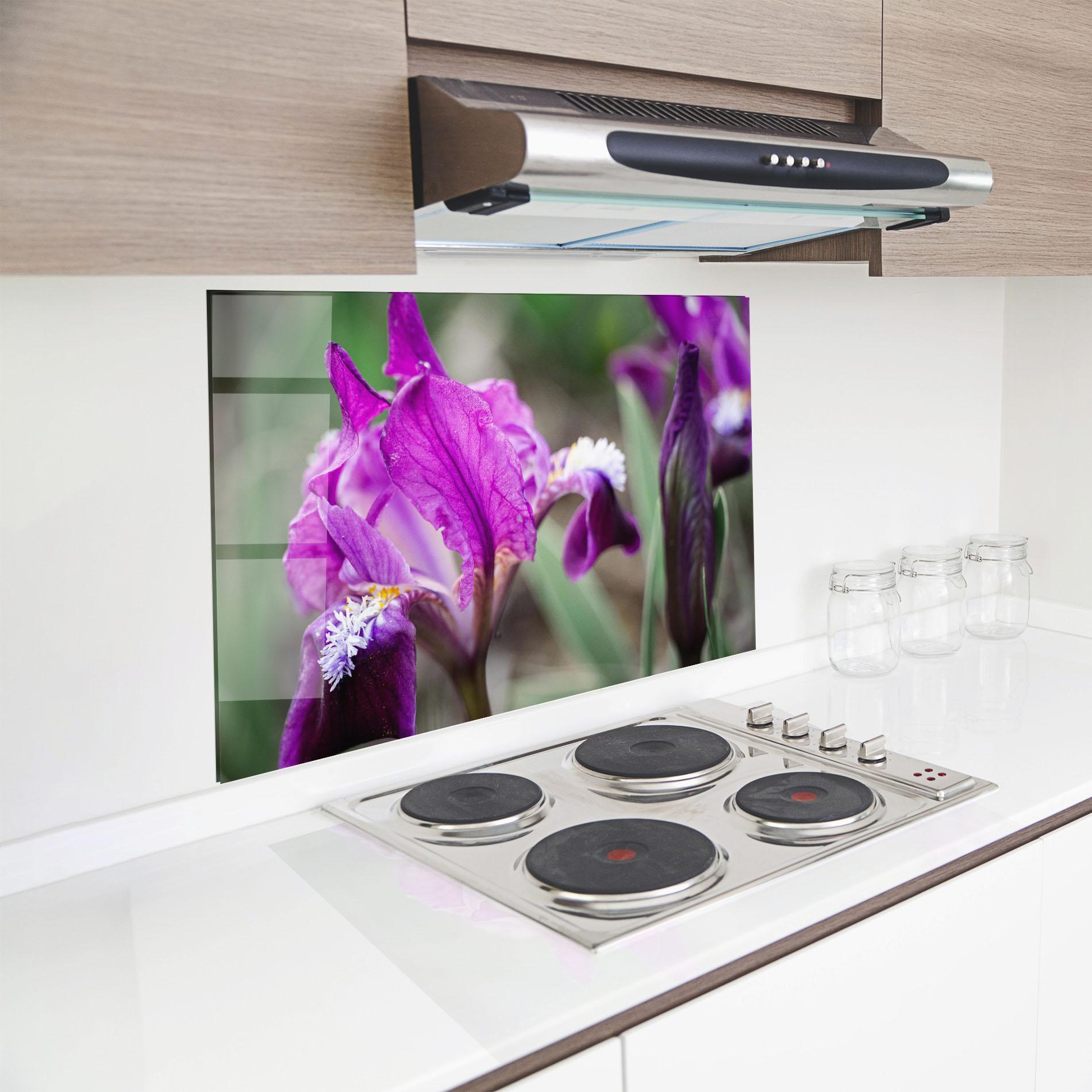 Panou Sticla Bucatarie Dark Pink Iris mockup 8