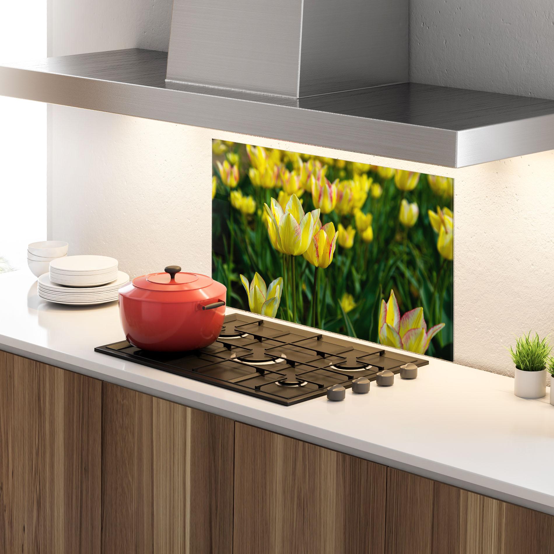 Panou Sticla Bucatarie Light Yellow Tulips mockup 4