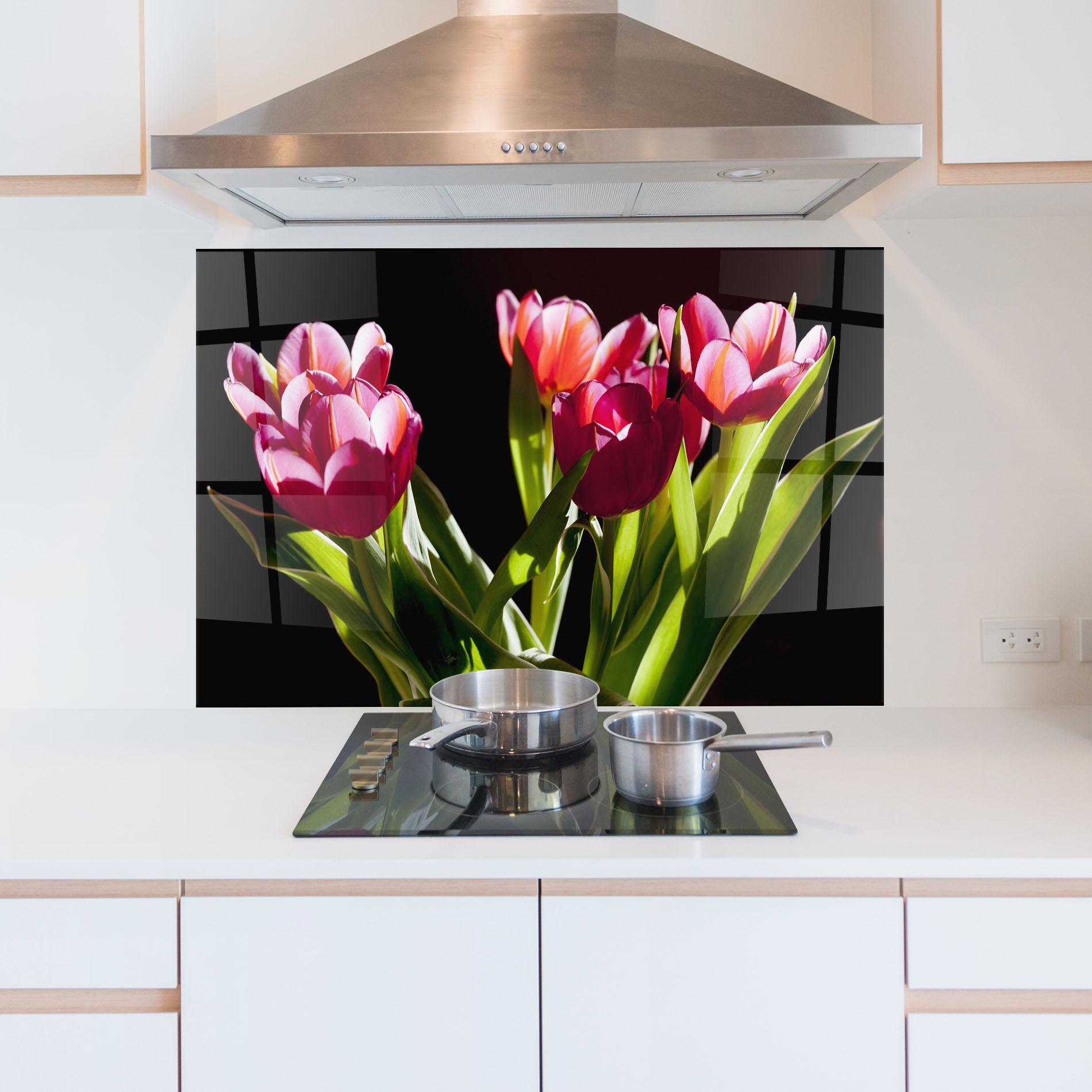 Panou Sticla Bucatarie Dark Pink Tulips mockup 5