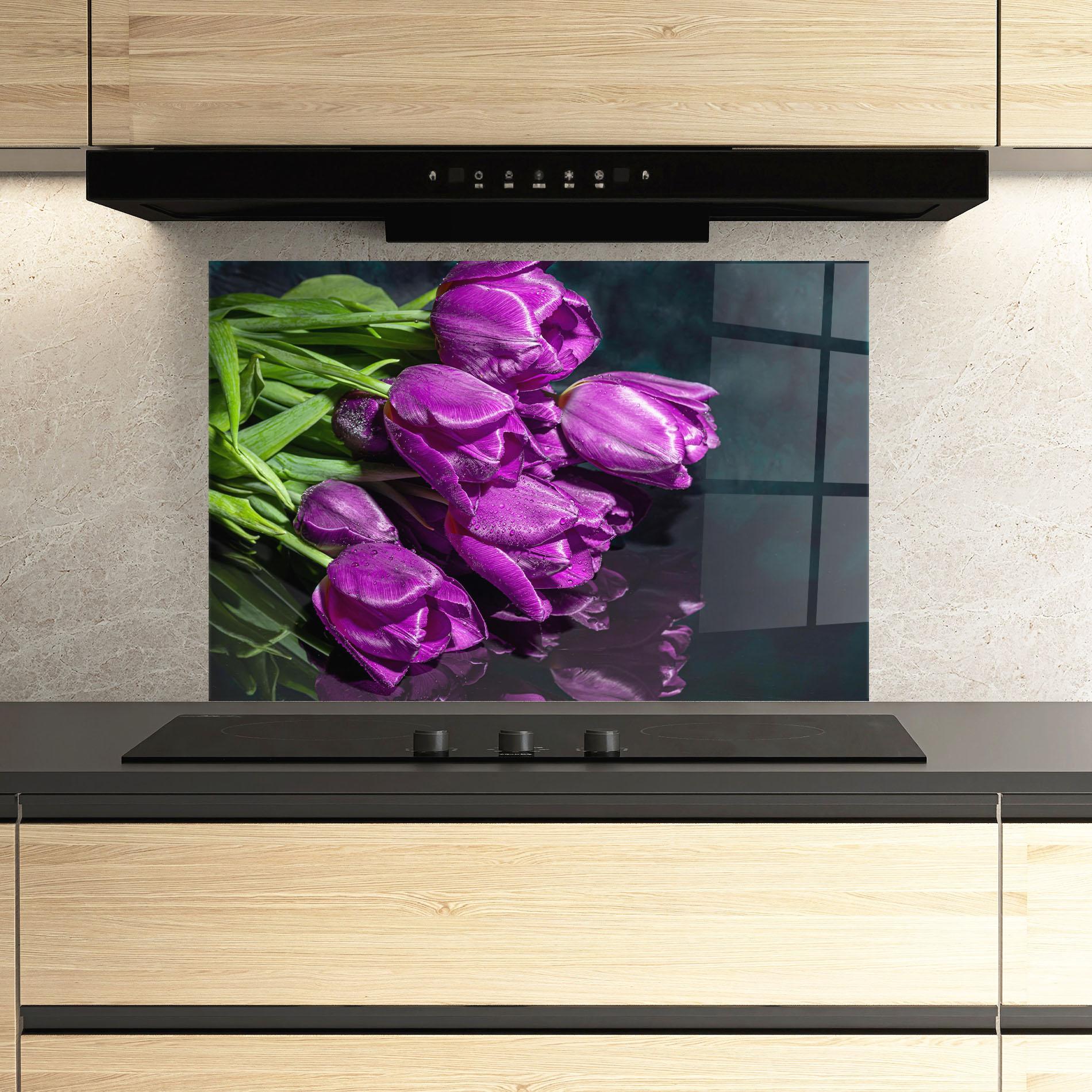 Panou Sticla Bucatarie Strong Purple Tulips mockup 3