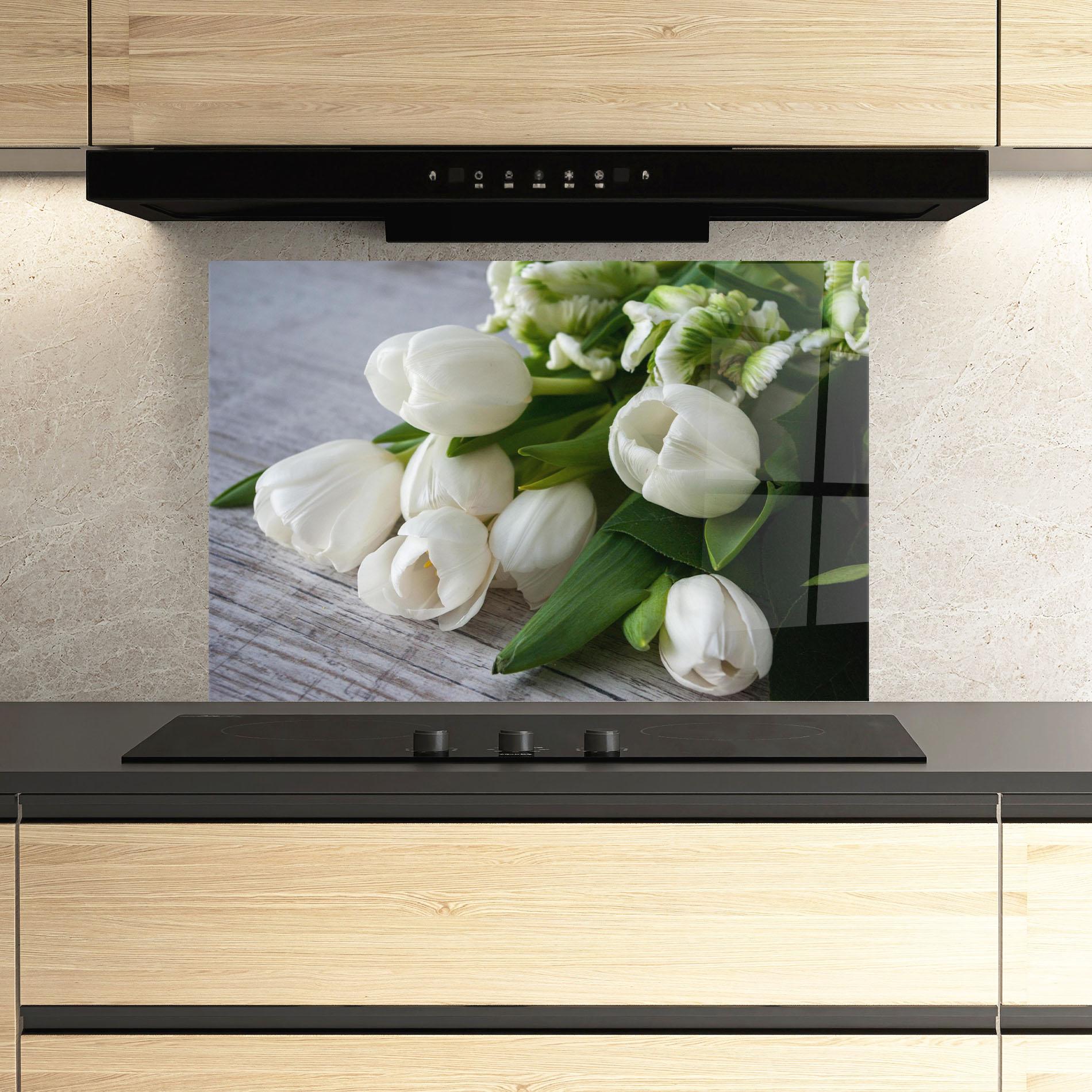 Panou Sticla Bucatarie White Tulips Bouquet mockup 3