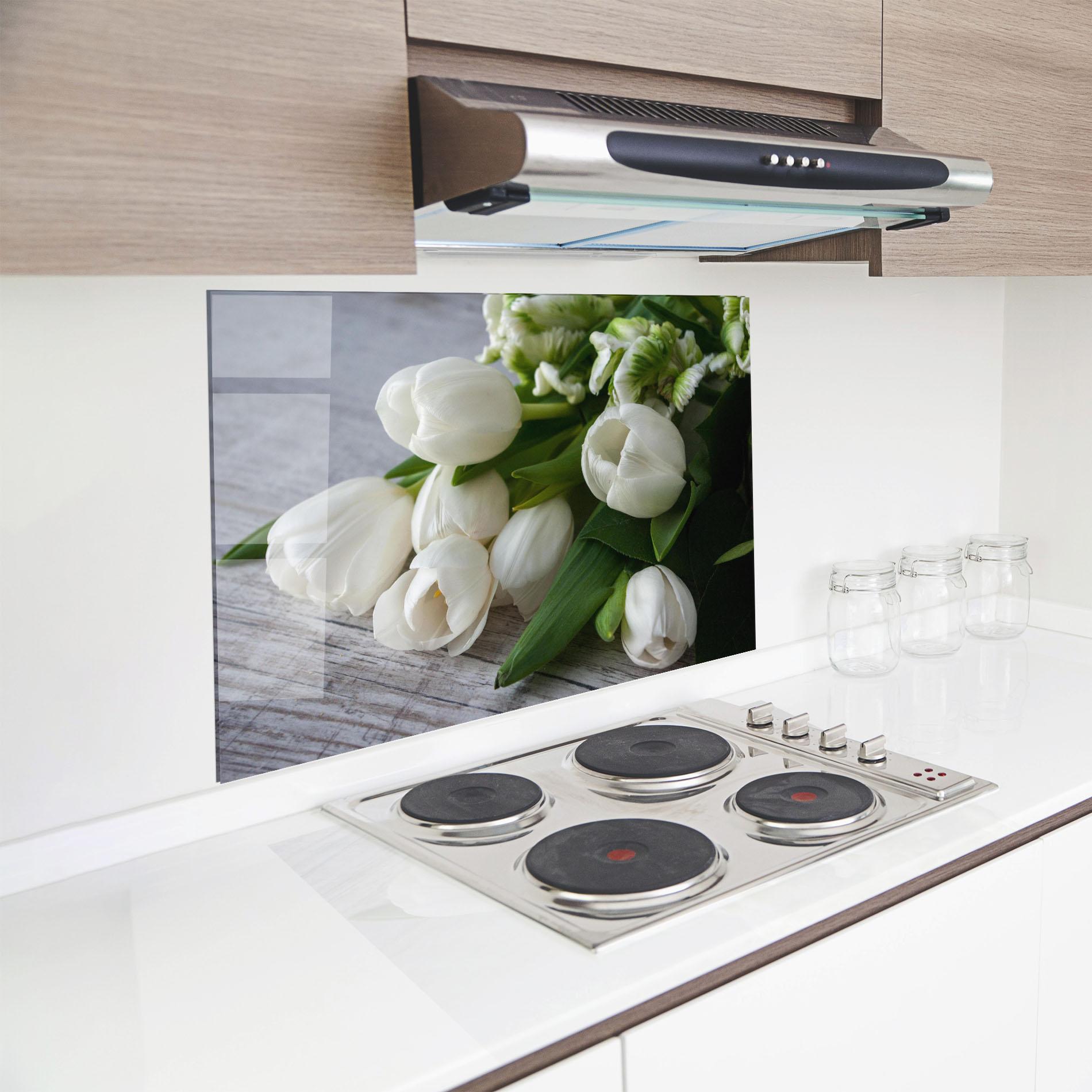 Panou Sticla Bucatarie White Tulips Bouquet mockup 8