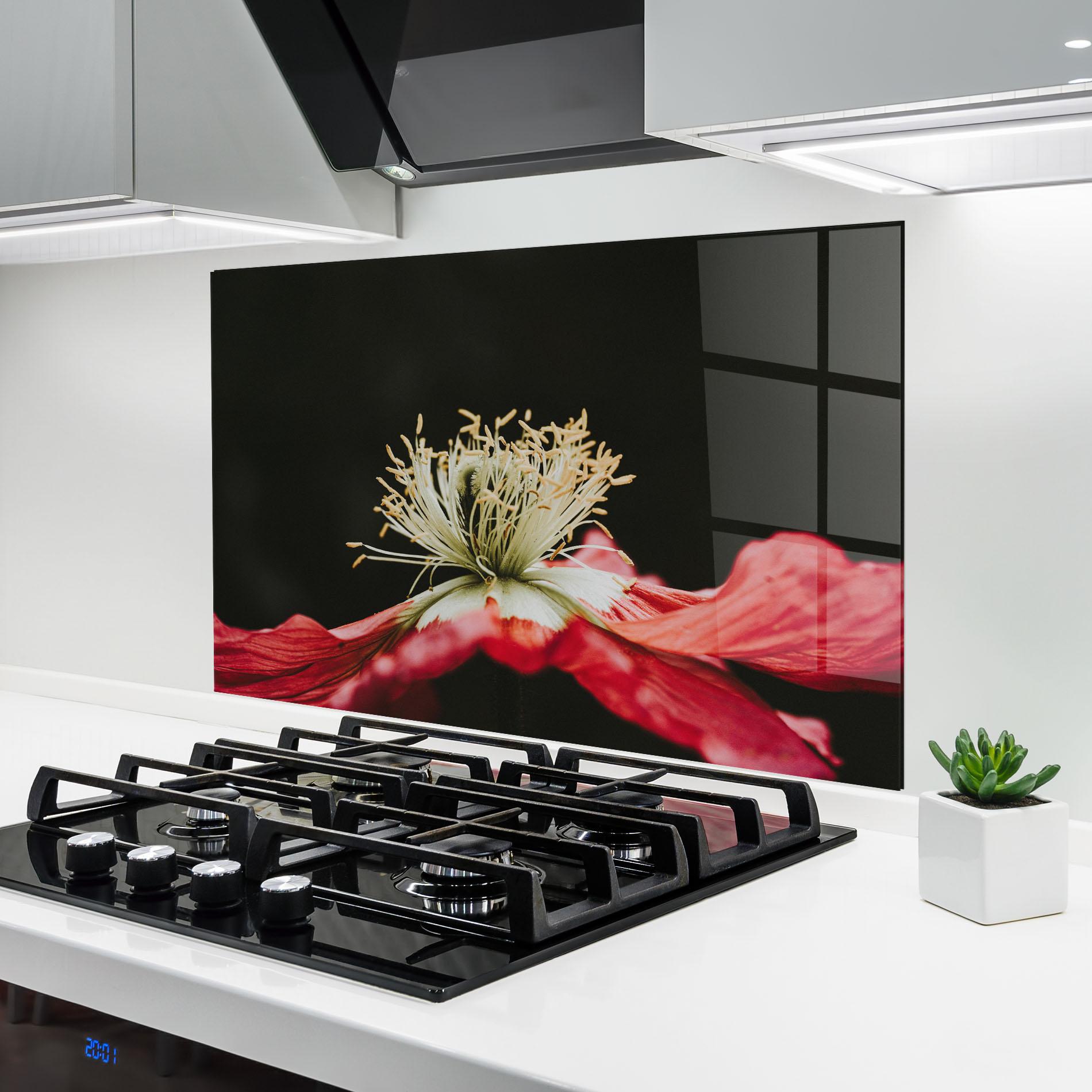 Panou Sticla Bucatarie Open Poppy Close Up mockup 6