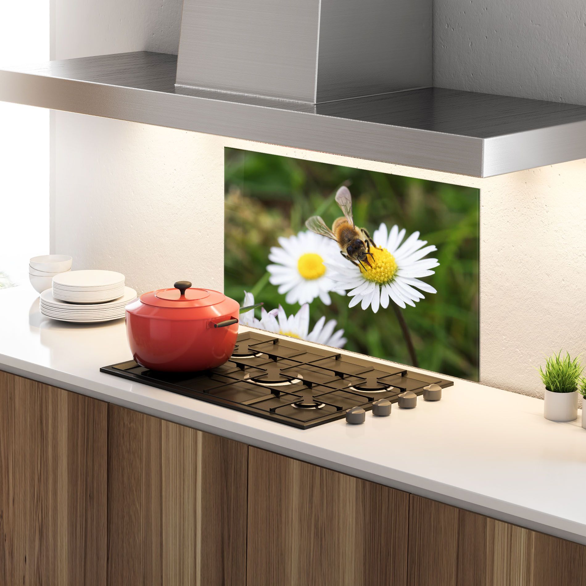 Bee On Little Daisy mockup 4