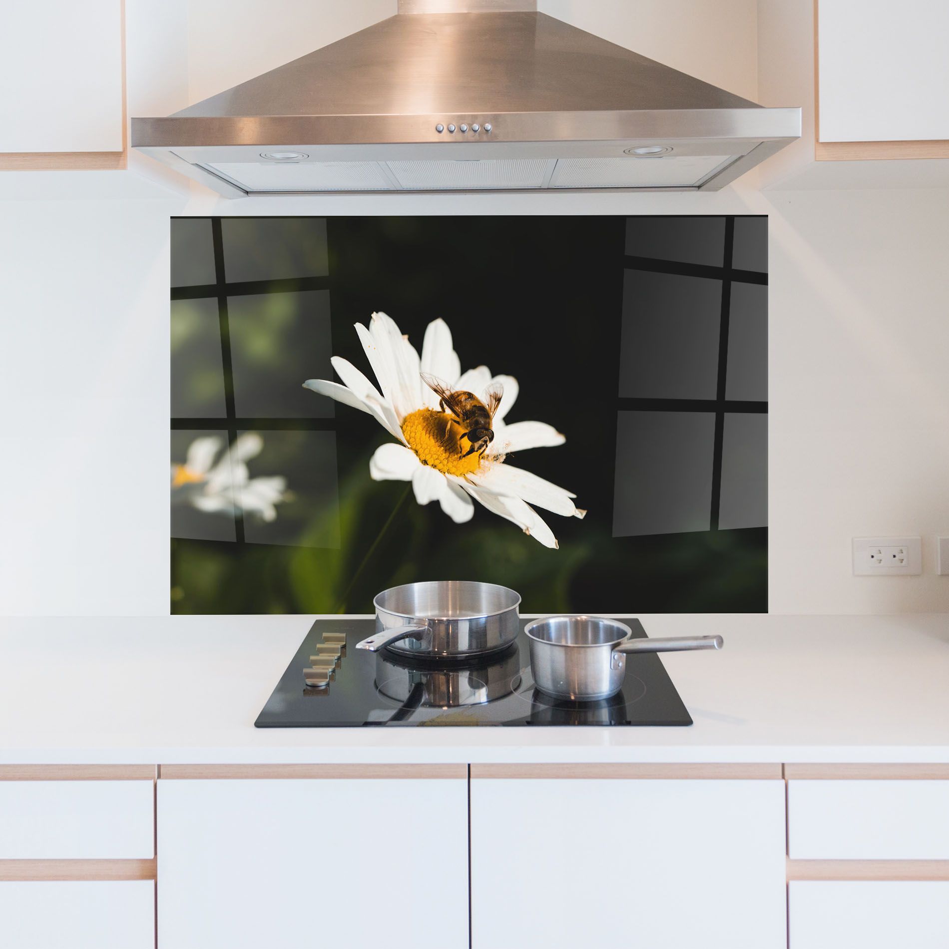 Bee Flying On Daisy mockup 5