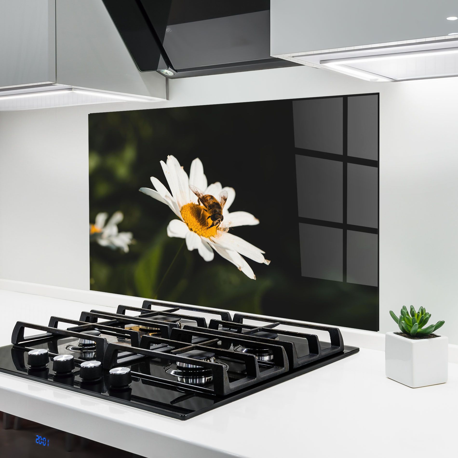 Bee Flying On Daisy mockup 6