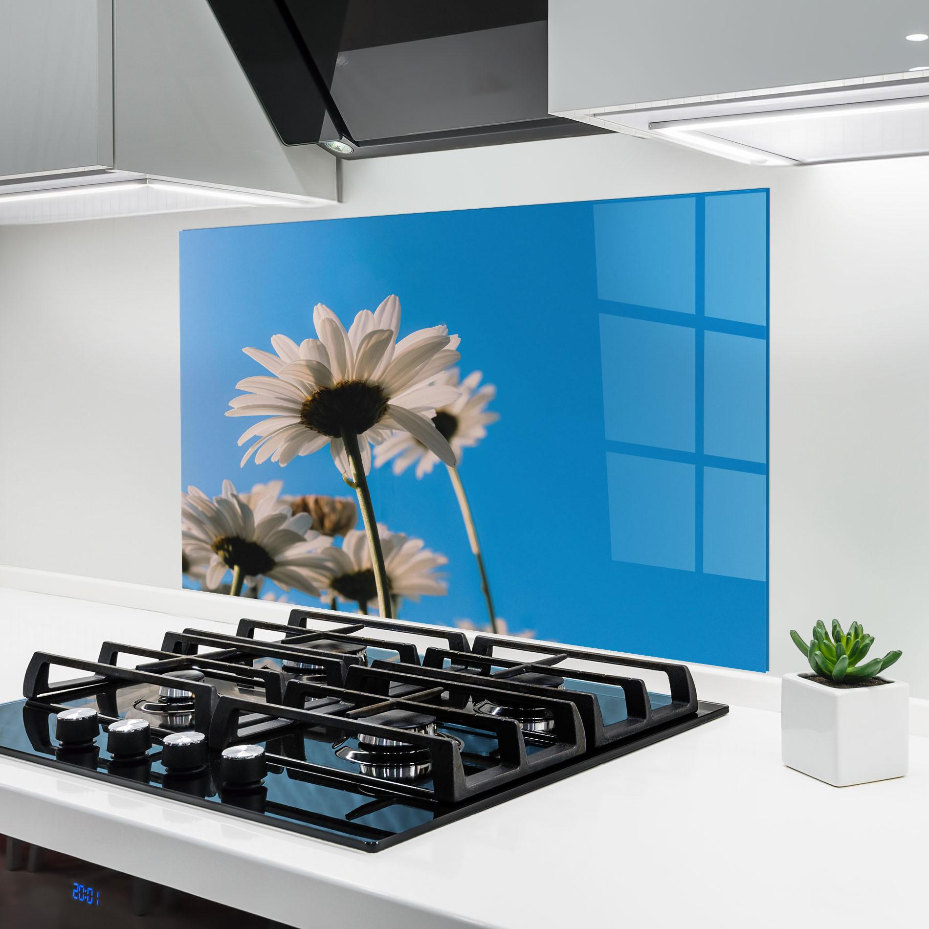 Panou Sticla Bucatarie Blue Sky Daisy mockup 6