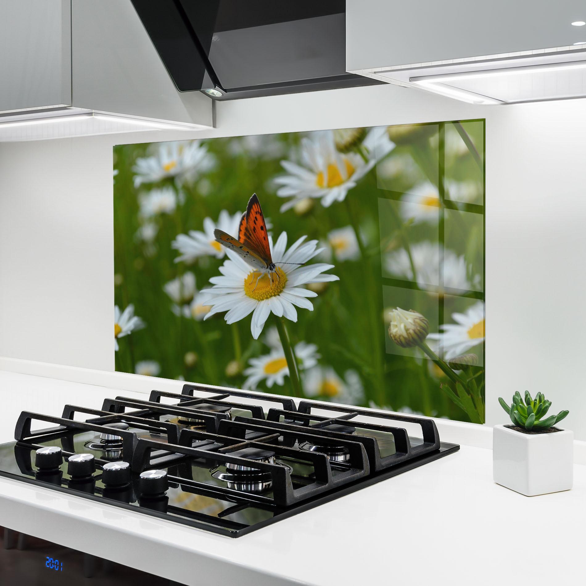 Panou Sticla Bucatarie Butterfly On Daisy mockup 6