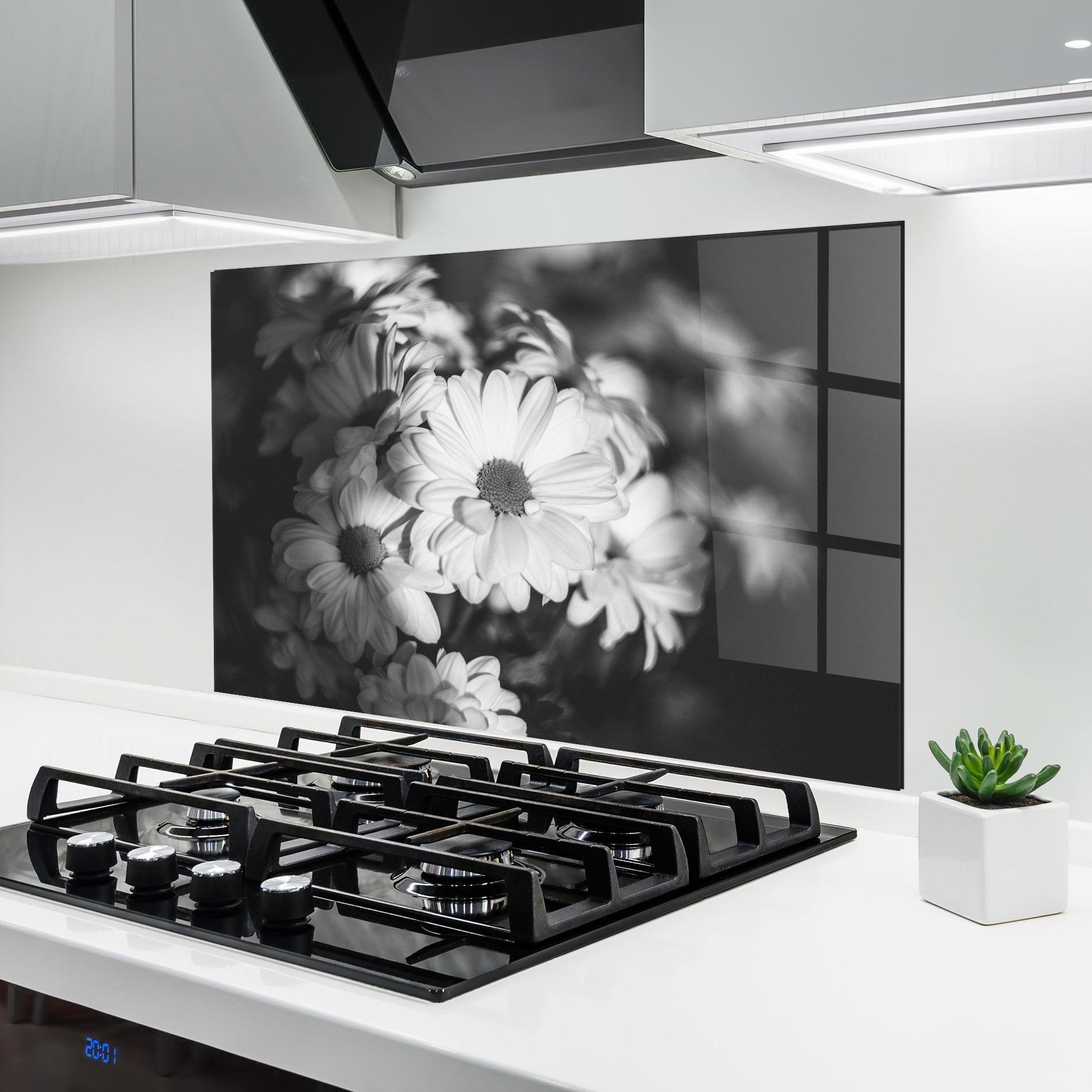 Panou Sticla Bucatarie Grey Daisy mockup 6