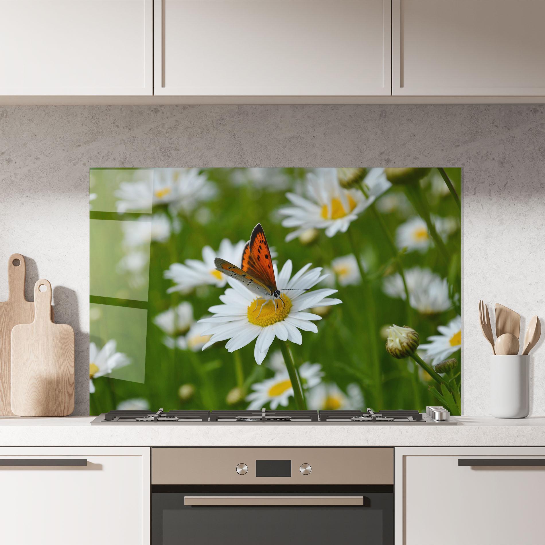 Panou Sticla Bucatarie Butterfly On Daisy mockup 7