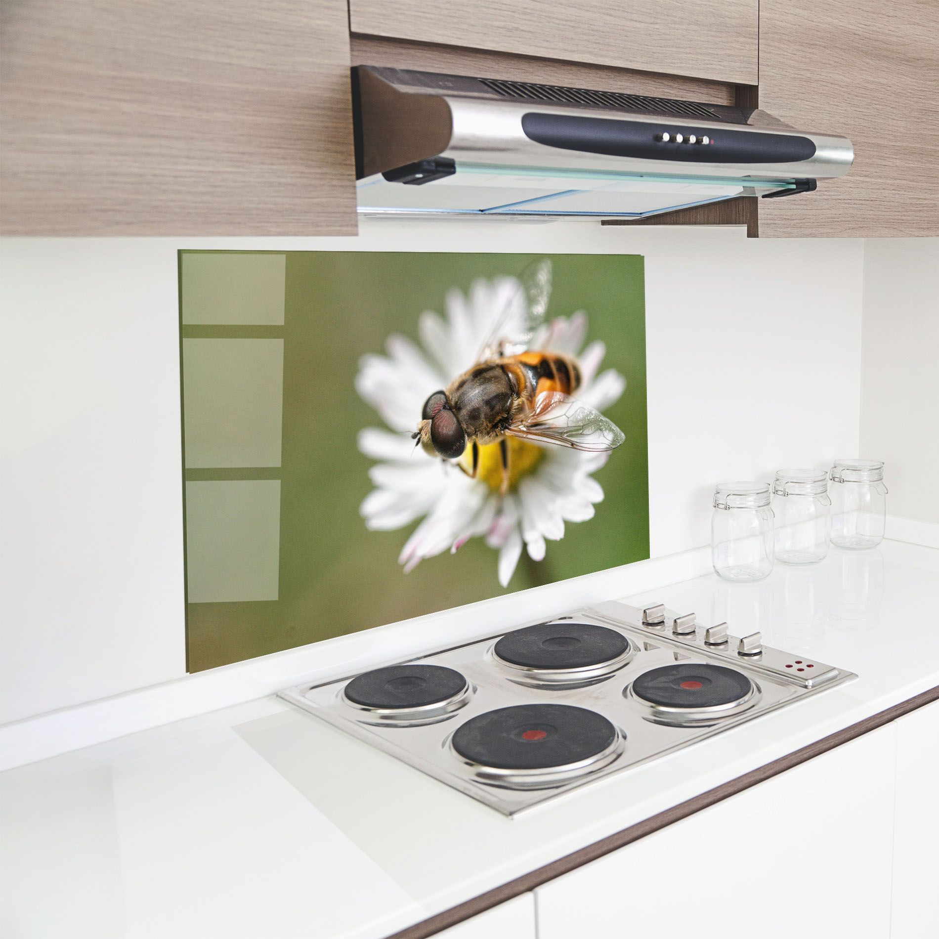 Bee On Small Daisy mockup 8