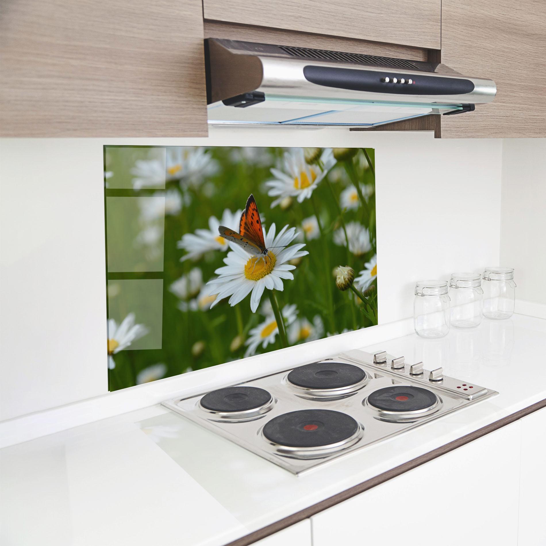 Panou Sticla Bucatarie Butterfly On Daisy mockup 8