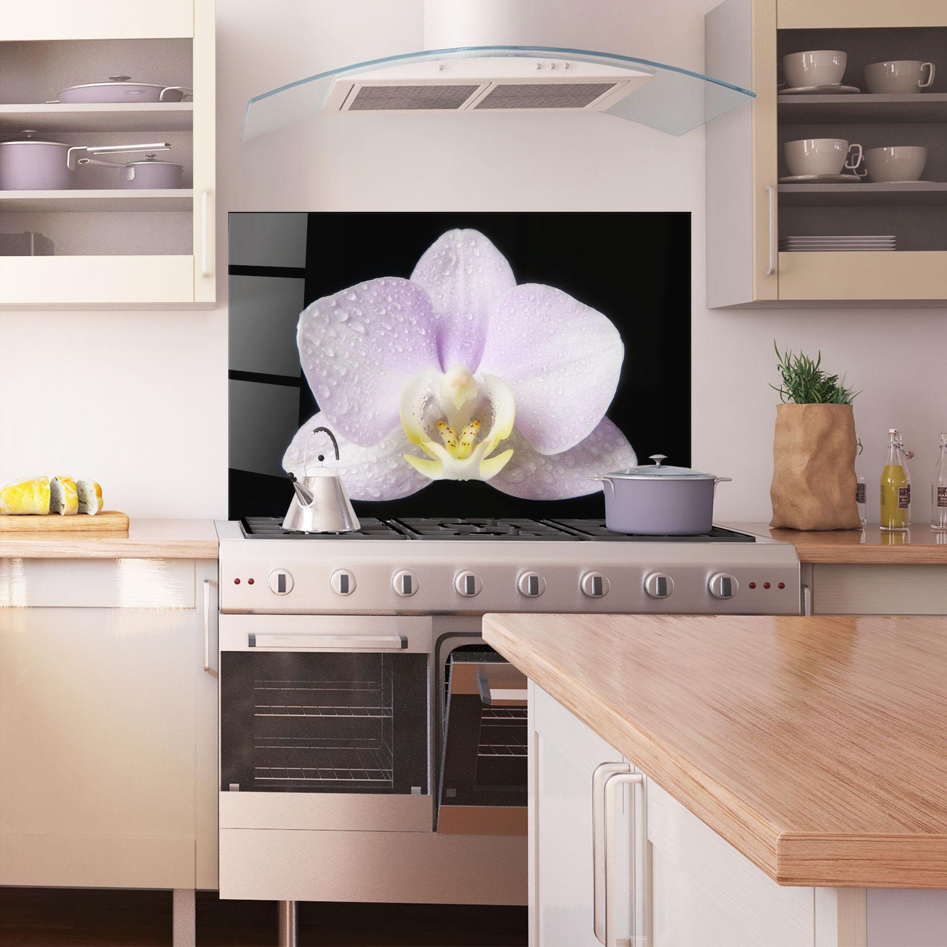 Panou Sticla Bucatarie Light Purple Orchid After Rain mockup 1