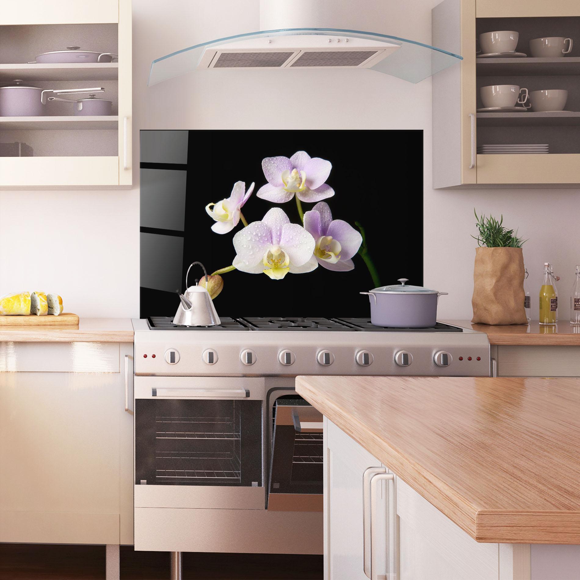 Panou Sticla Bucatarie Light Purple Orchid On Black mockup 1