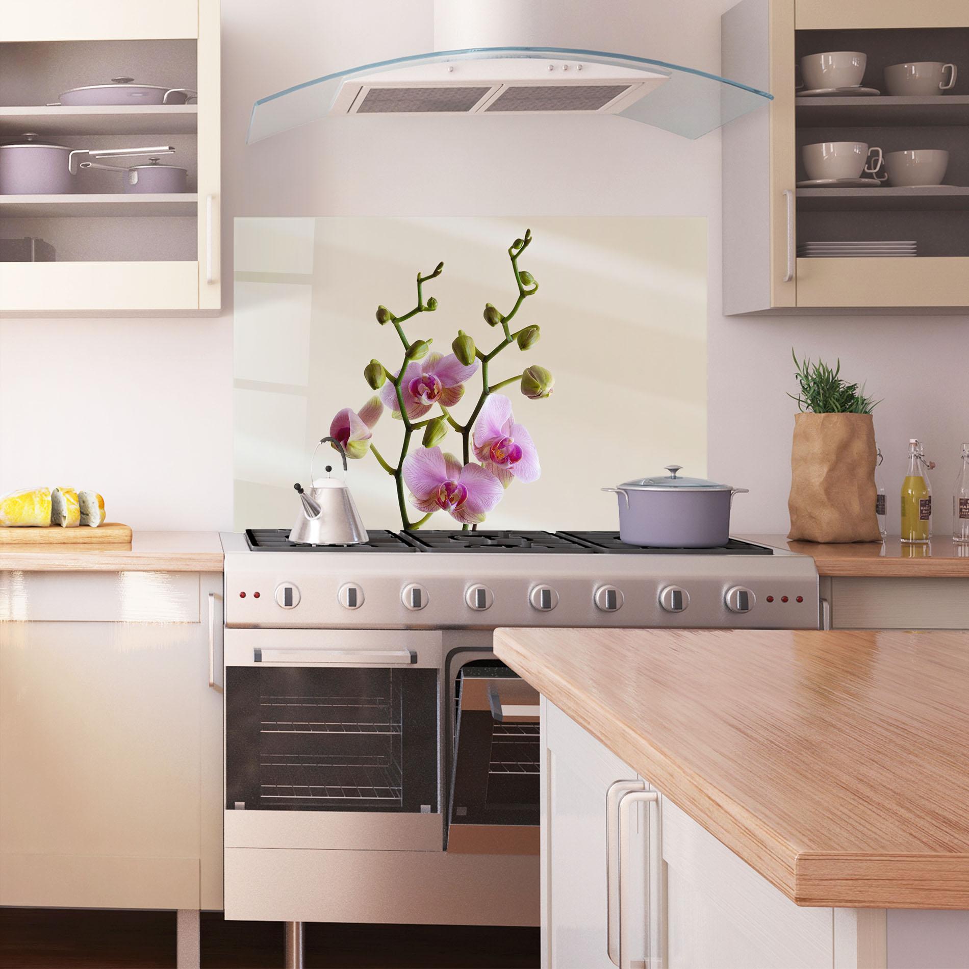 Panou Sticla Bucatarie Purple Orchid On Cream mockup 1