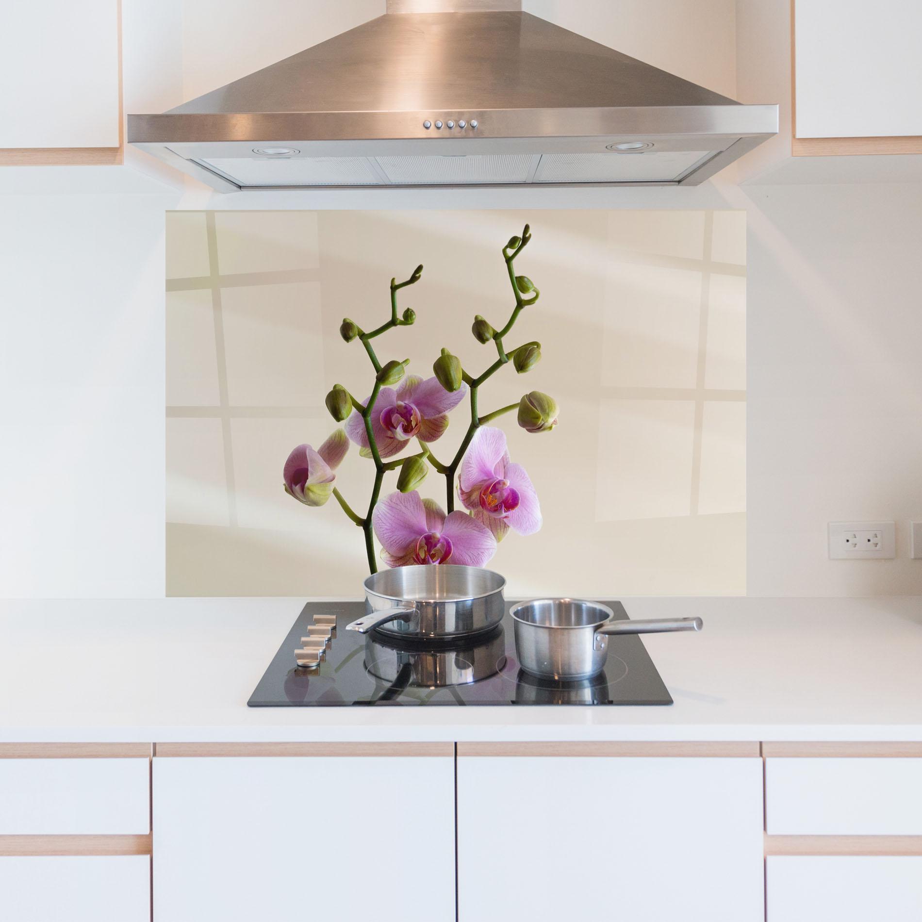 Panou Sticla Bucatarie Purple Orchid On Cream mockup 5