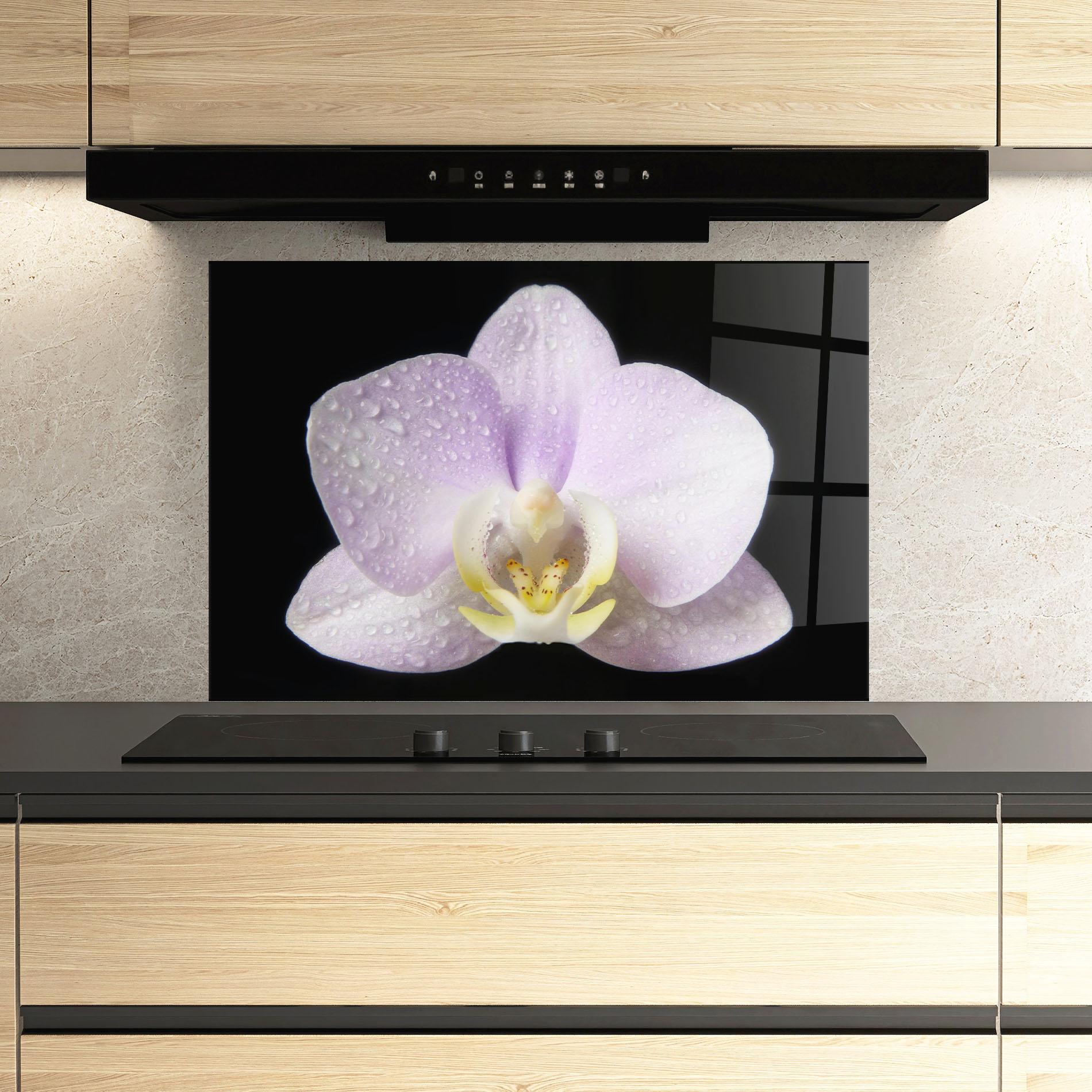 Panou Sticla Bucatarie Light Purple Orchid After Rain mockup 3