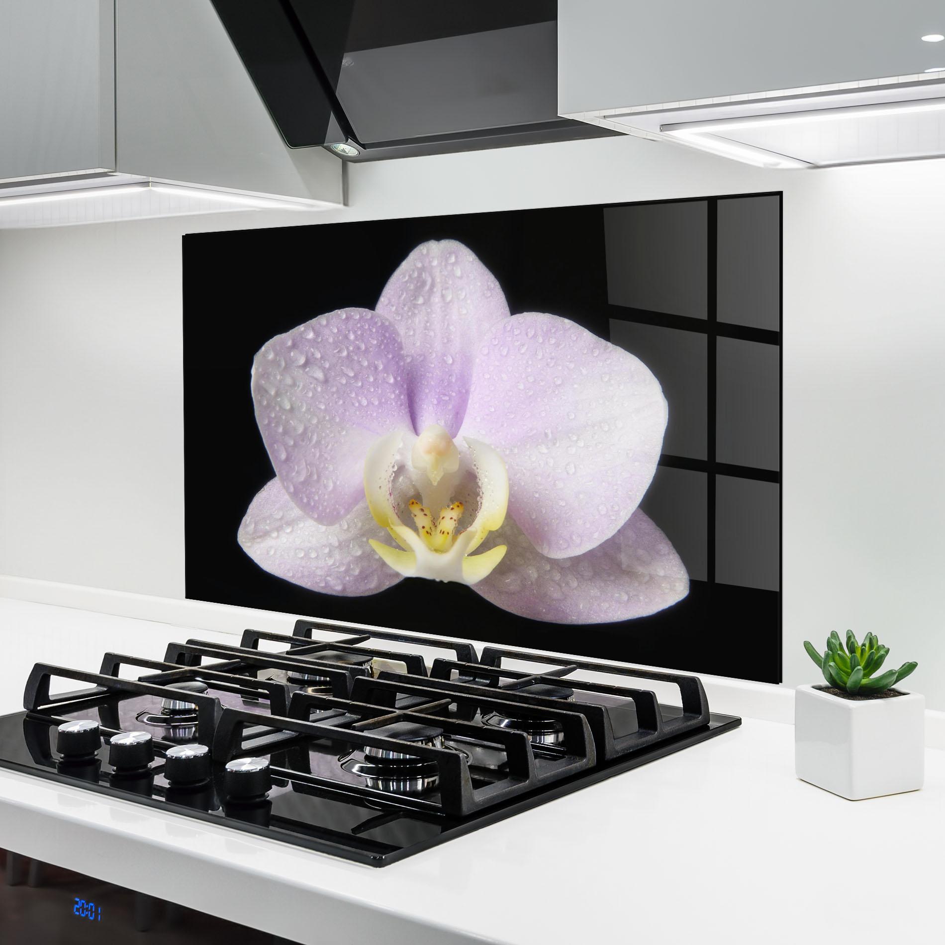 Panou Sticla Bucatarie Light Purple Orchid After Rain mockup 6