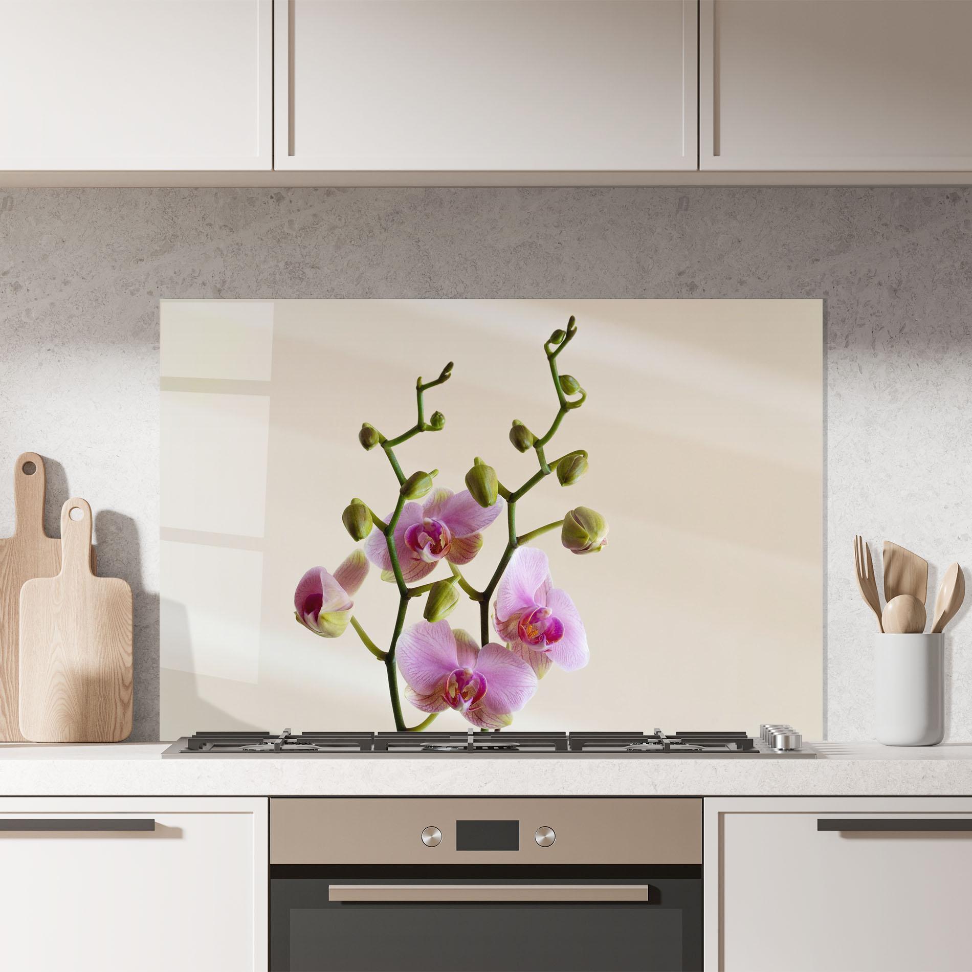 Panou Sticla Bucatarie Purple Orchid On Cream mockup 7