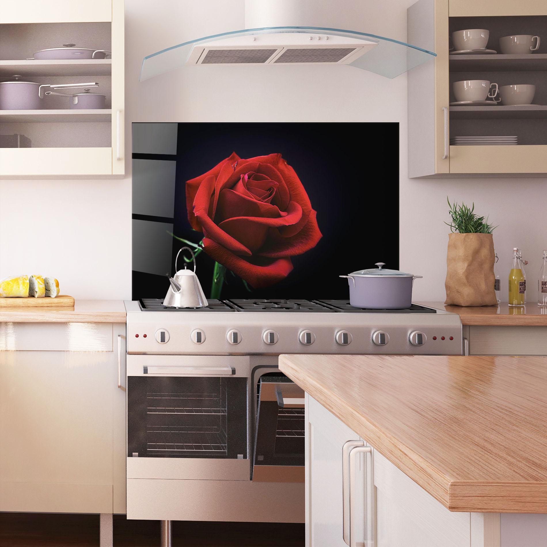 Panou Sticla Bucatarie Red Rose Close Up mockup 1