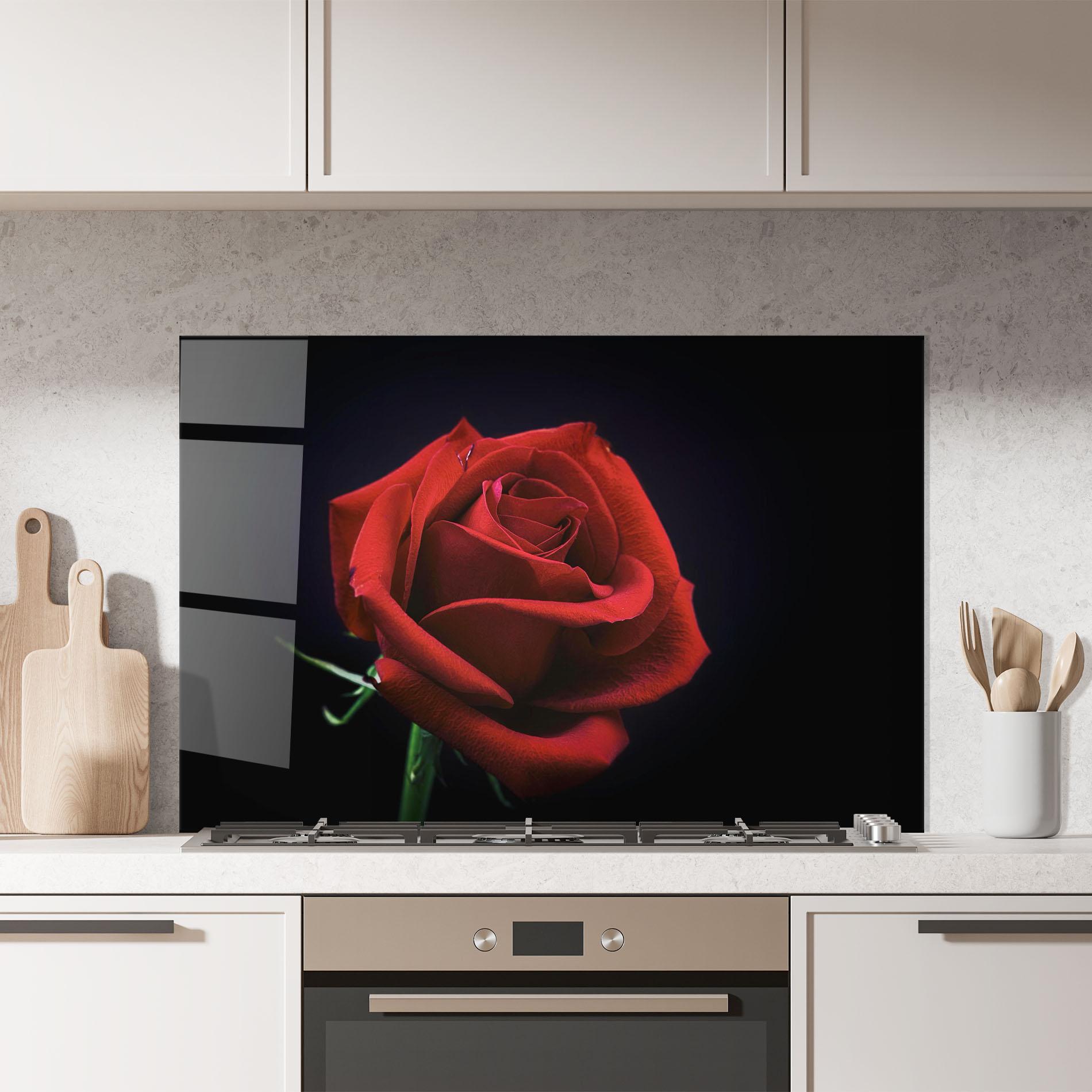 Panou Sticla Bucatarie Red Rose Close Up mockup 7