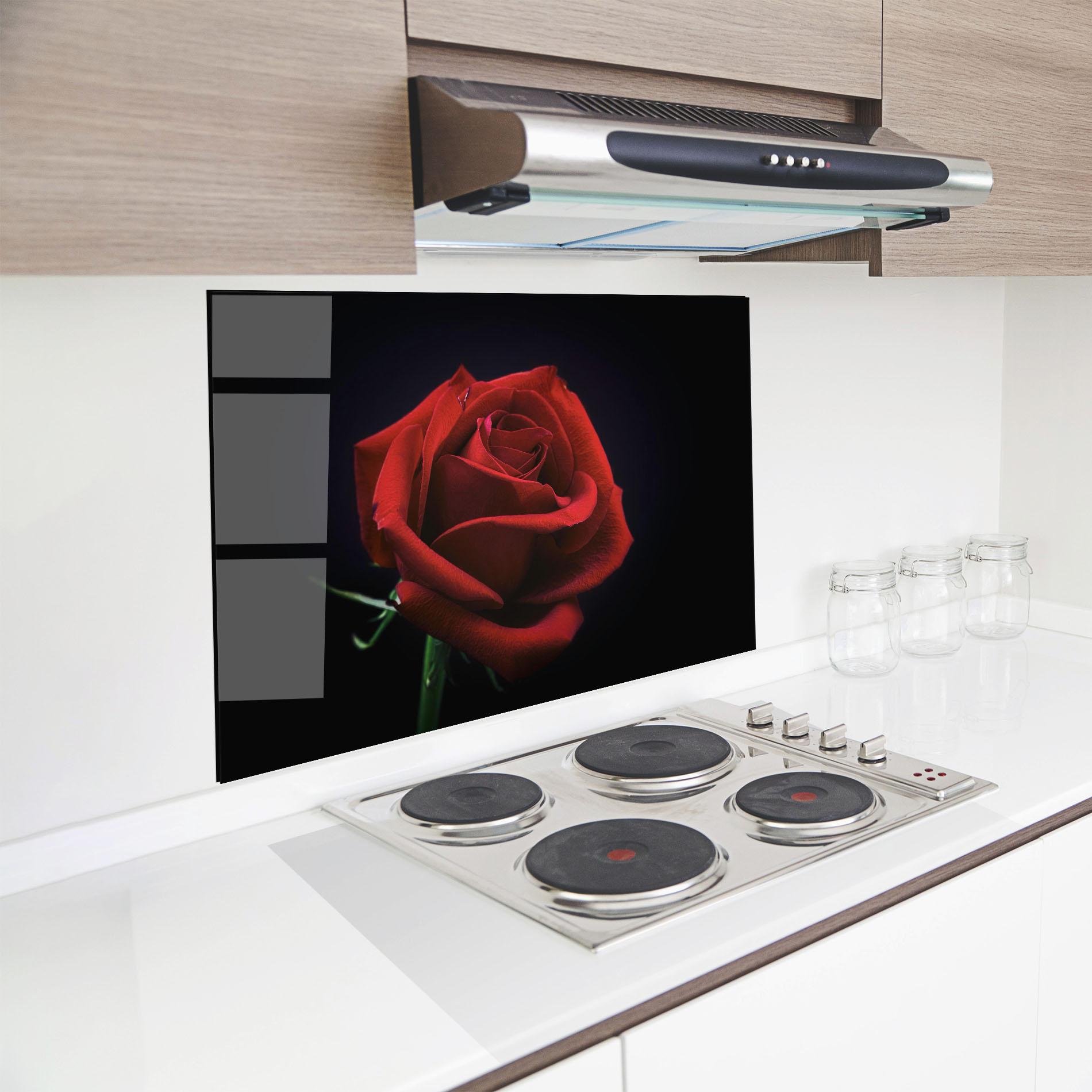 Panou Sticla Bucatarie Red Rose Close Up mockup 8