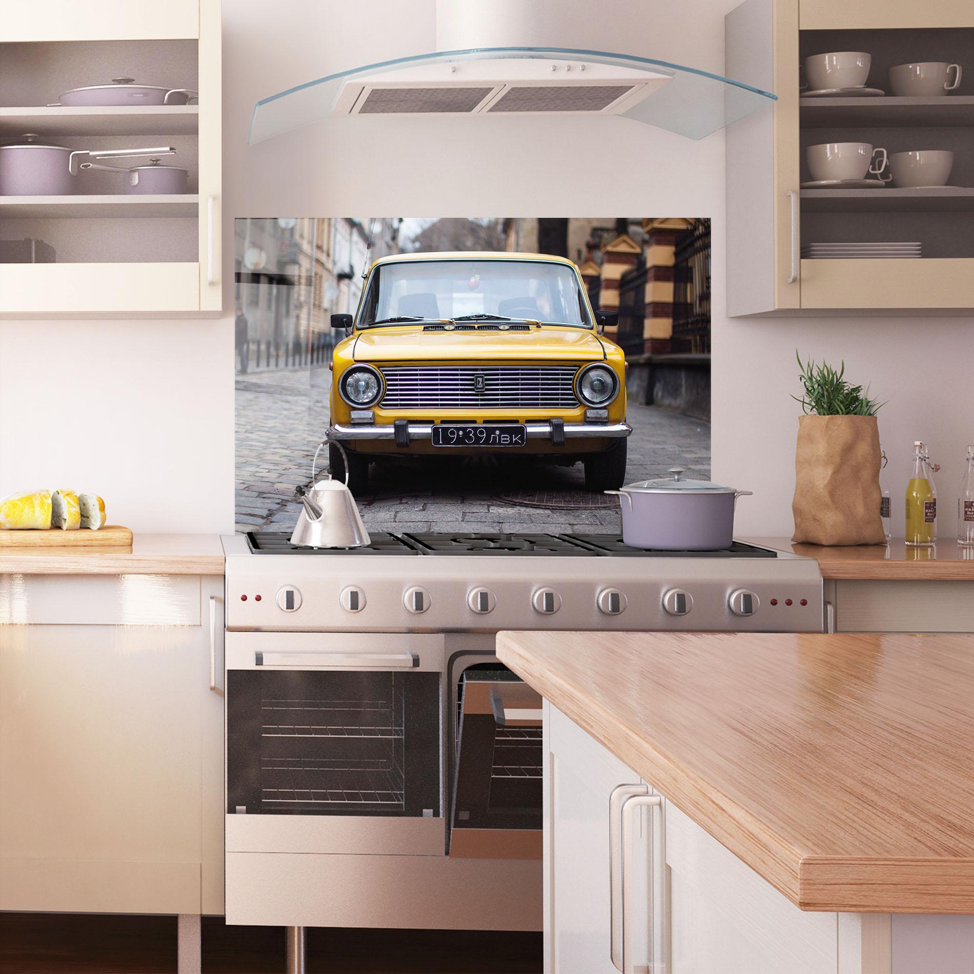 Panou Sticla Bucatarie Old Yellow Car mockup 1