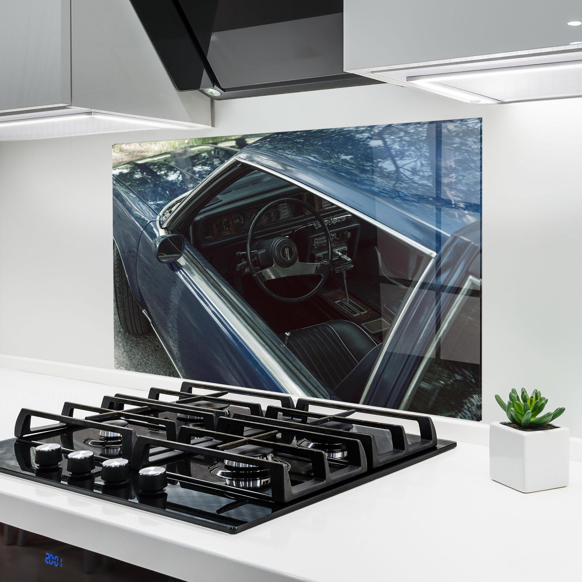 Panou Sticla Bucatarie Old Blue Car mockup 6