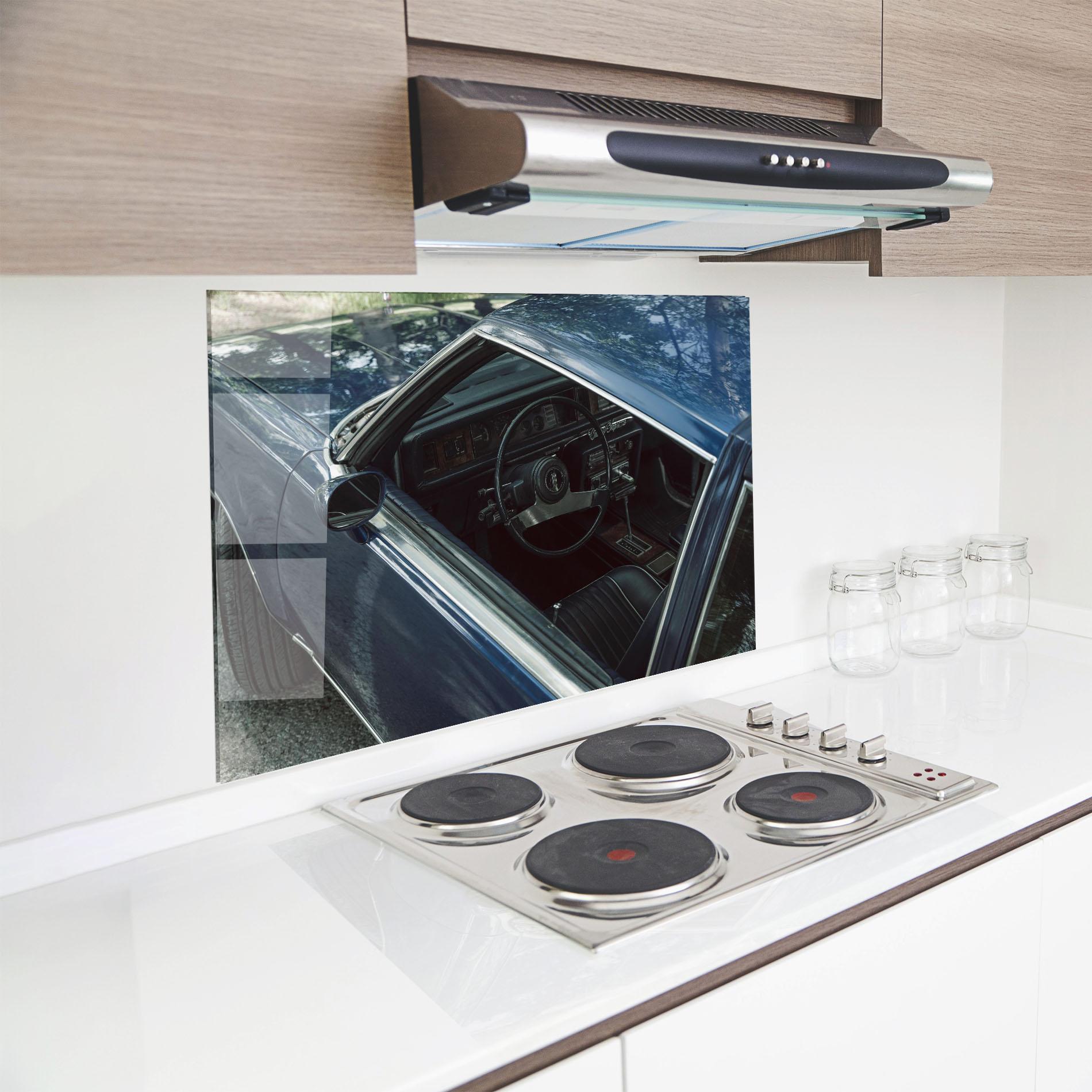 Panou Sticla Bucatarie Old Blue Car mockup 8