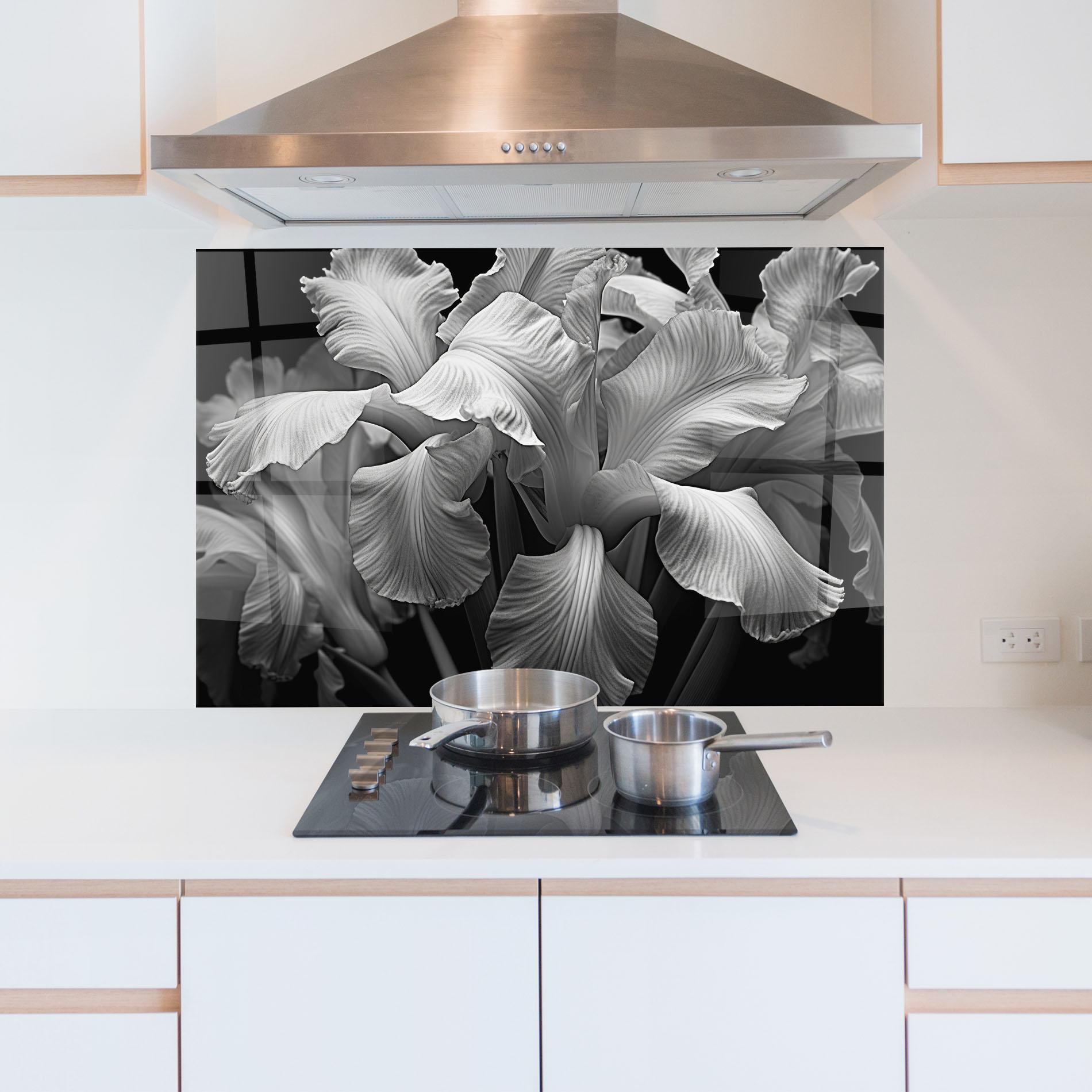 Panou Sticla Bucatarie Grey On Black Iris mockup 5