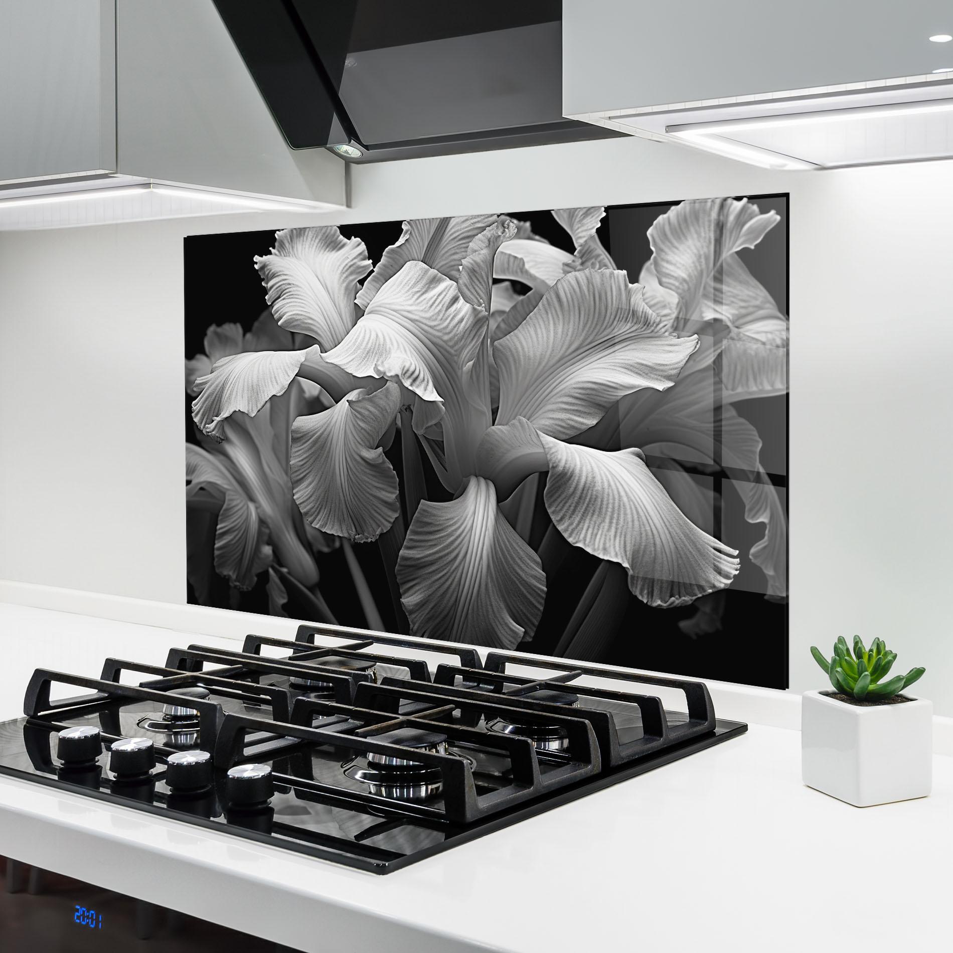 Panou Sticla Bucatarie Grey On Black Iris mockup 6