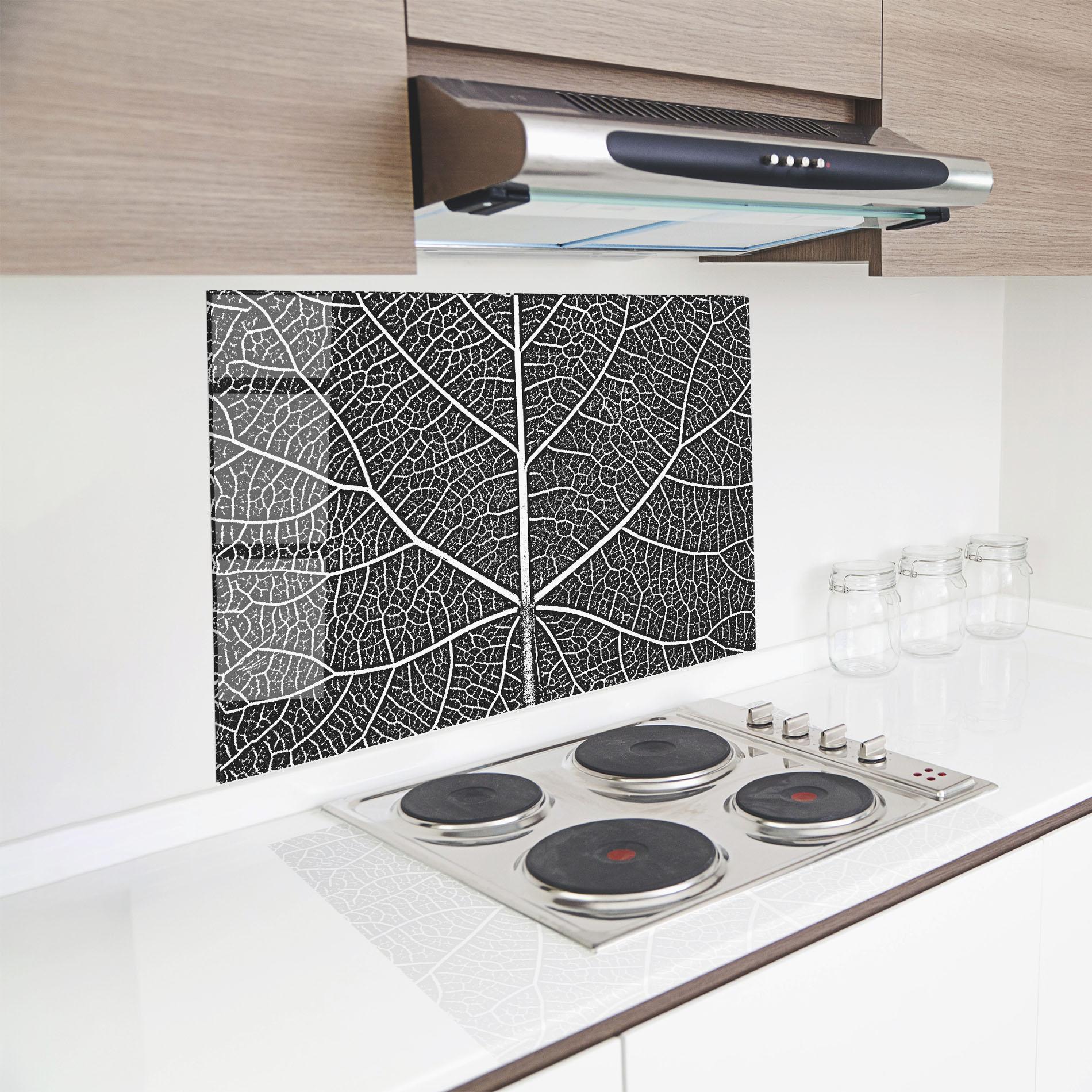 Panou Sticla Bucatarie Close Grey Leaf mockup 8