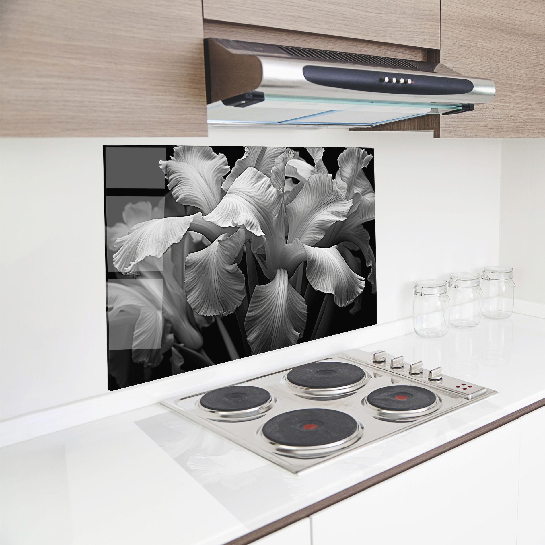 Panou Sticla Bucatarie Grey On Black Iris mockup 8